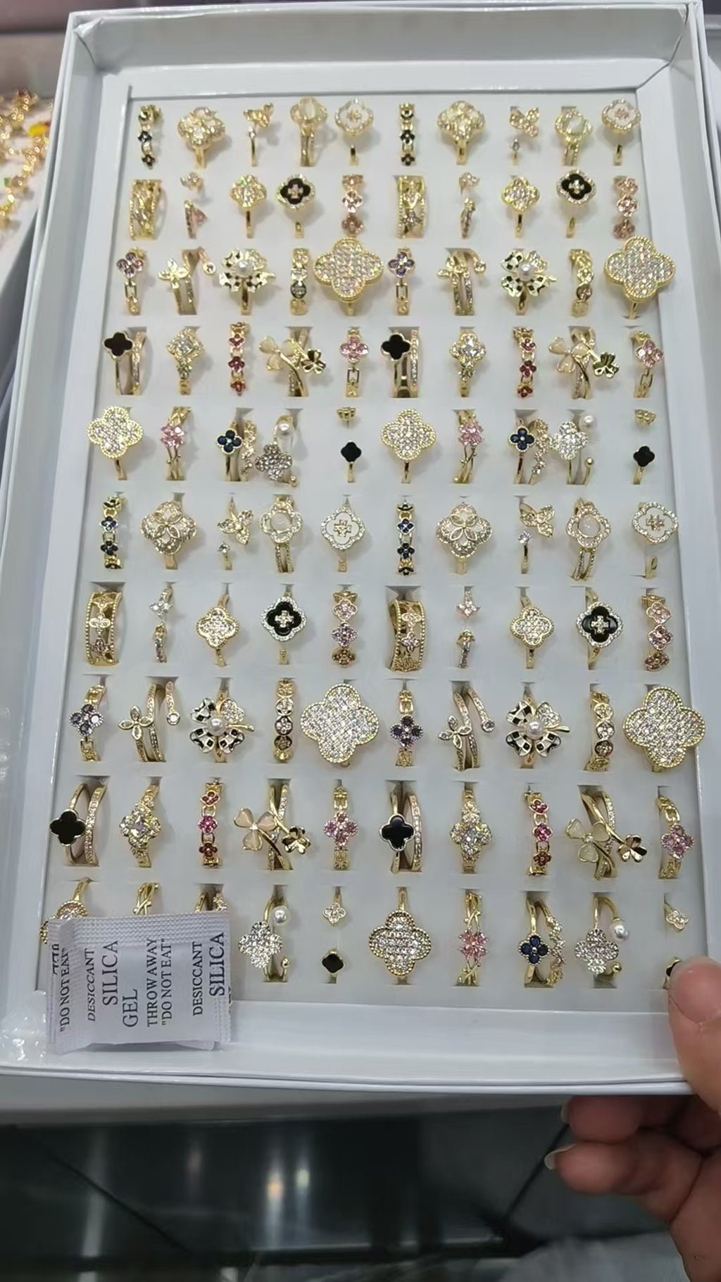 A box open ring and free size