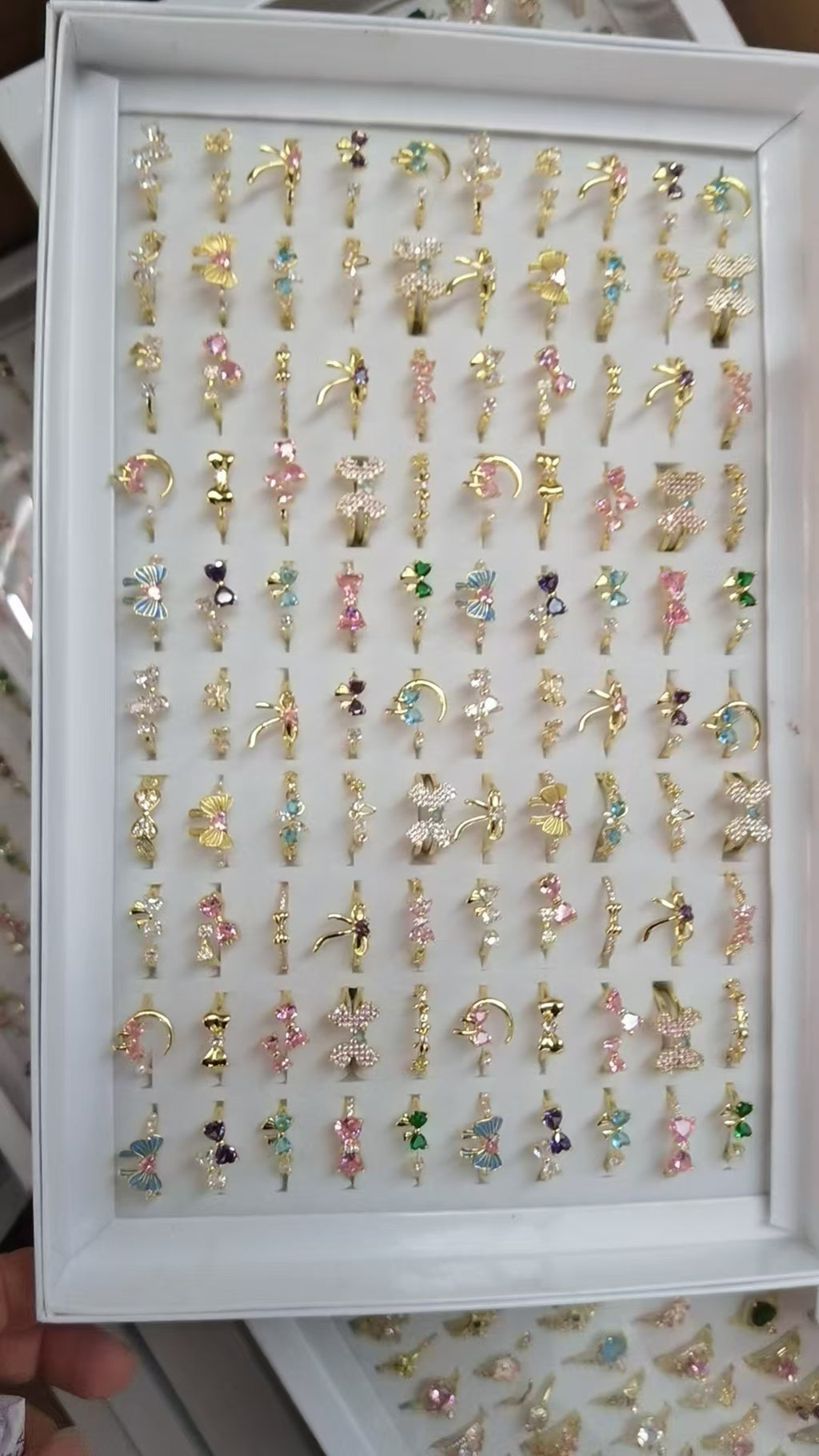A box open ring and free size