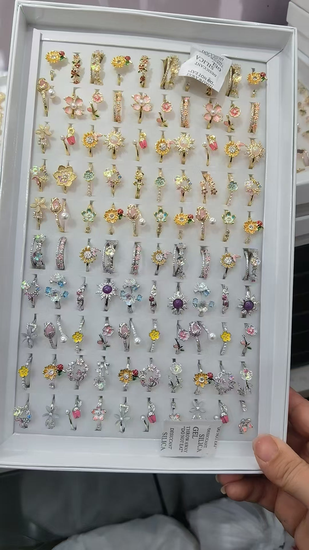 A box open ring and free size