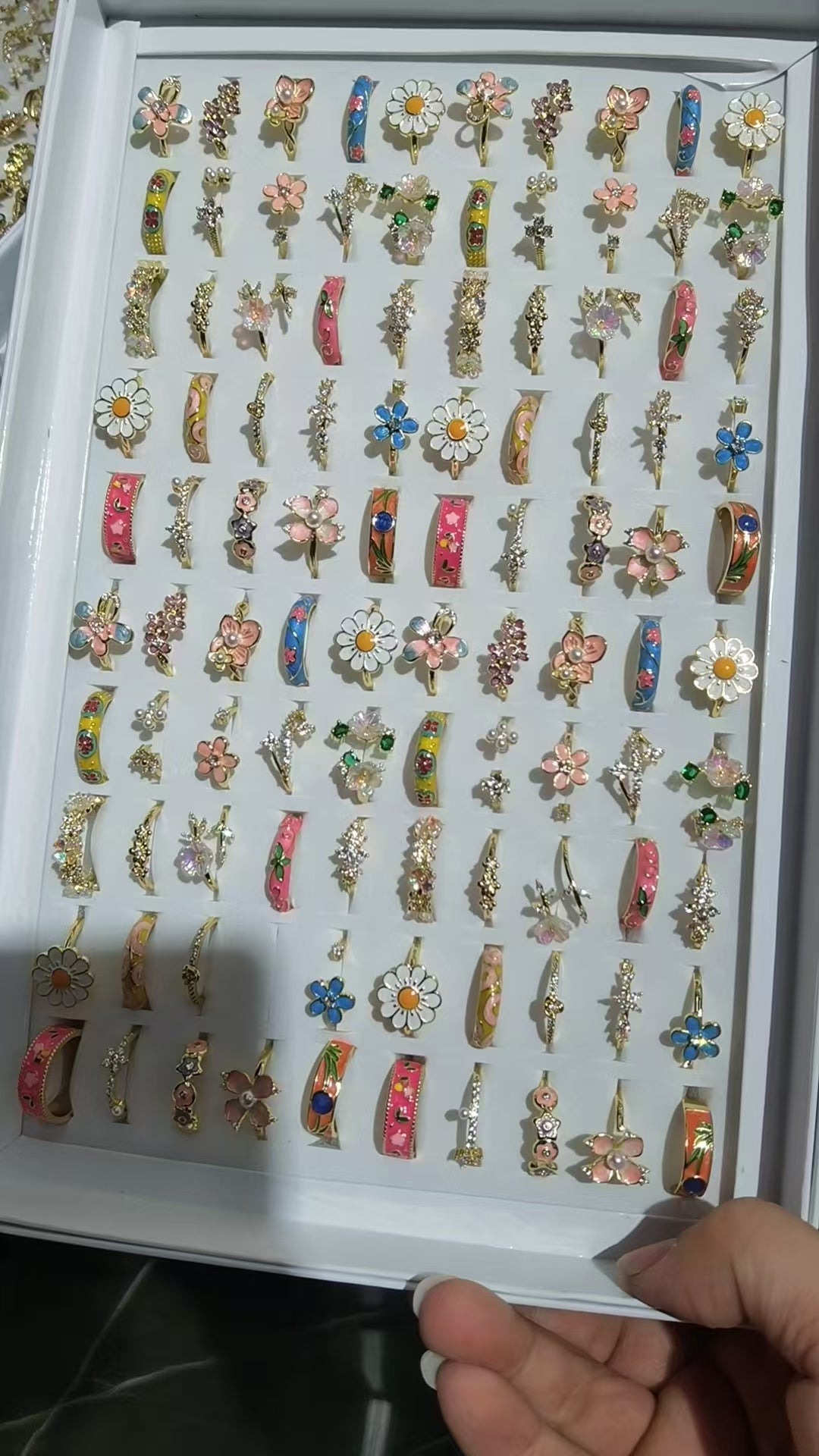 A box open ring and free size