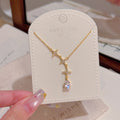 Sparkling Water Drop Cubic Zirconia Pendant Necklace for Women, Niche Luxury Minimal Dainty Versatile High-End Collarbone Fine Jewelry
