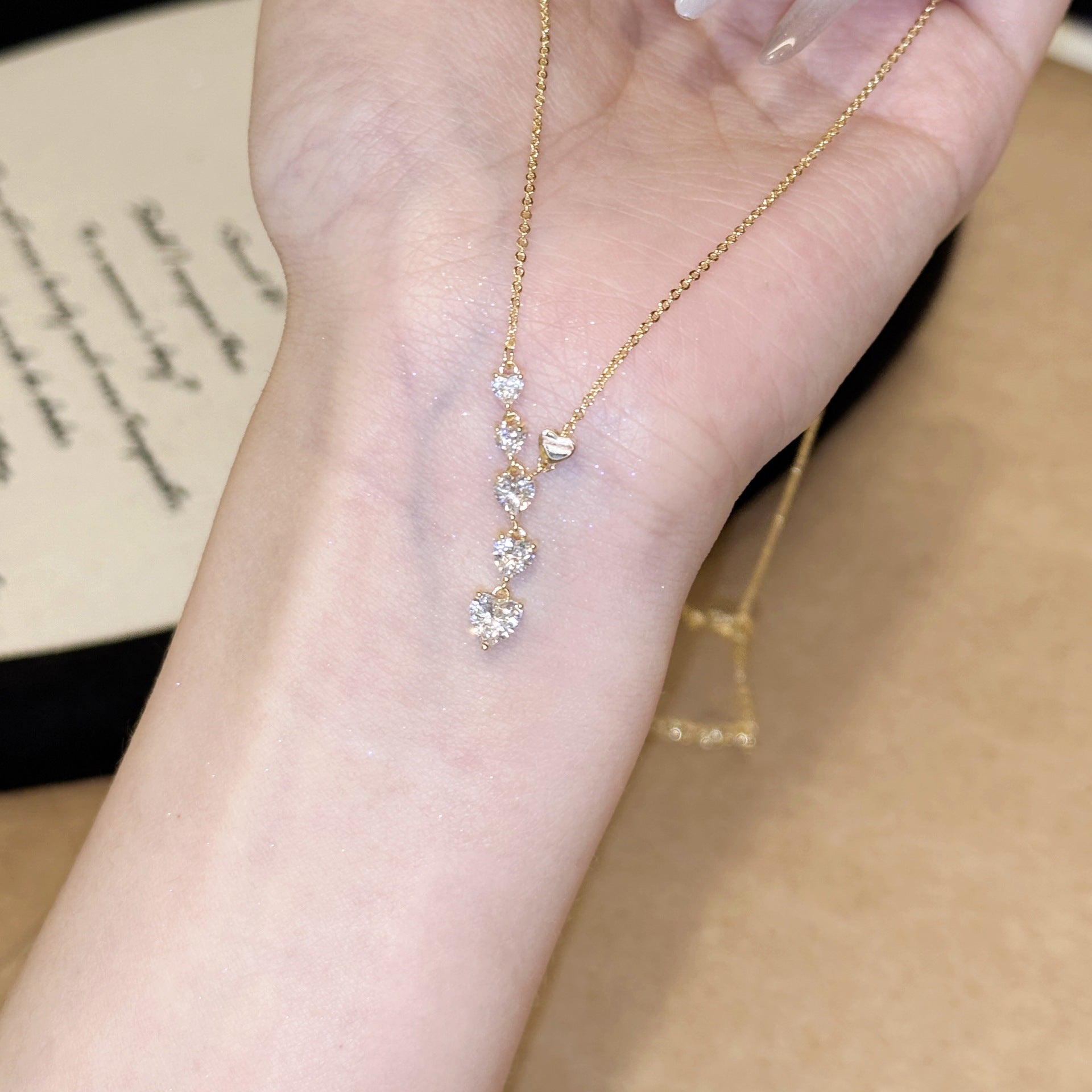 Heart Pendant Necklace for Women, Cubic Zirconia Dainty Luxury French Clavicle Chain, Minimalist All-match Jewelry