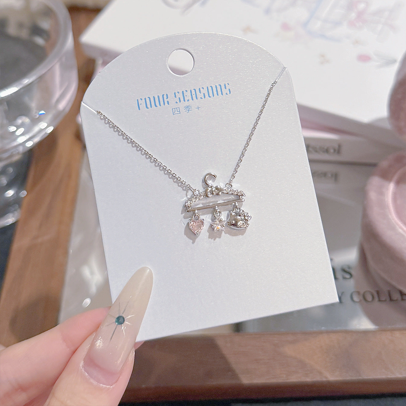 Cute Hanger Cat Necklace Elegant Luxury Sweet Clavicle Chain Women Fashion Jewelry