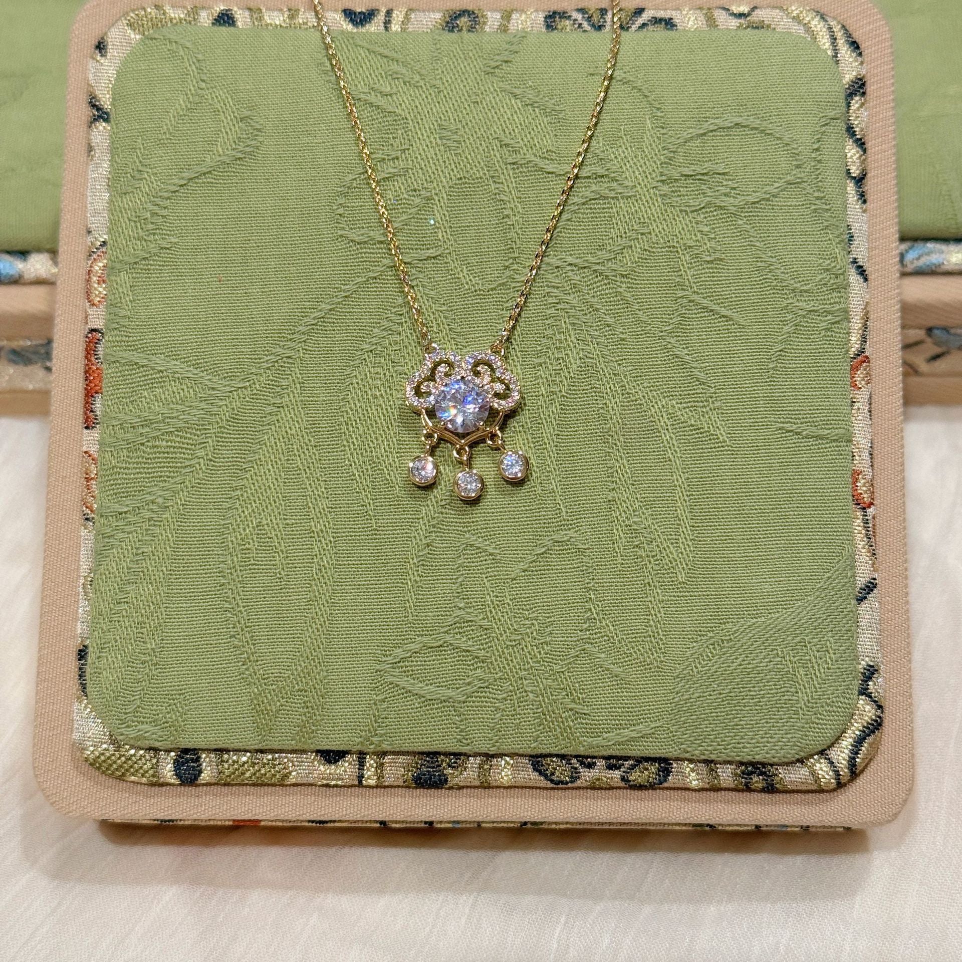 Vintage Gourd Peace Lock Necklace, Chinese Style Ginkgo Leaf Necklace, Zodiac Year Elegant Exquisite National Trend Jewelry for Women