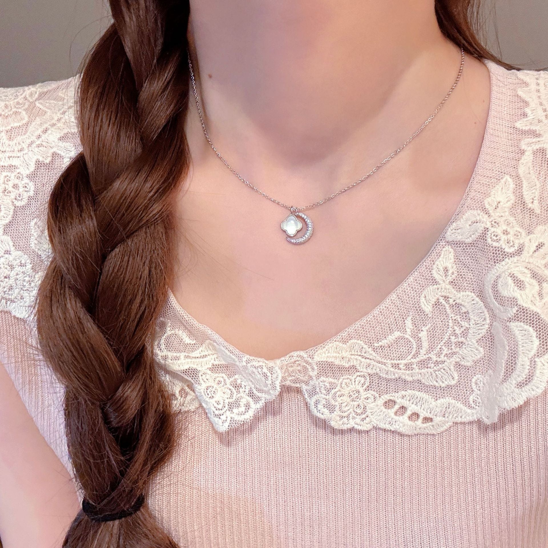Moon Lucky Flower Natural Shell Pendant Necklace for Women, Luxury Niche Dainty Versatile Daily Collarbone Fine Jewelry