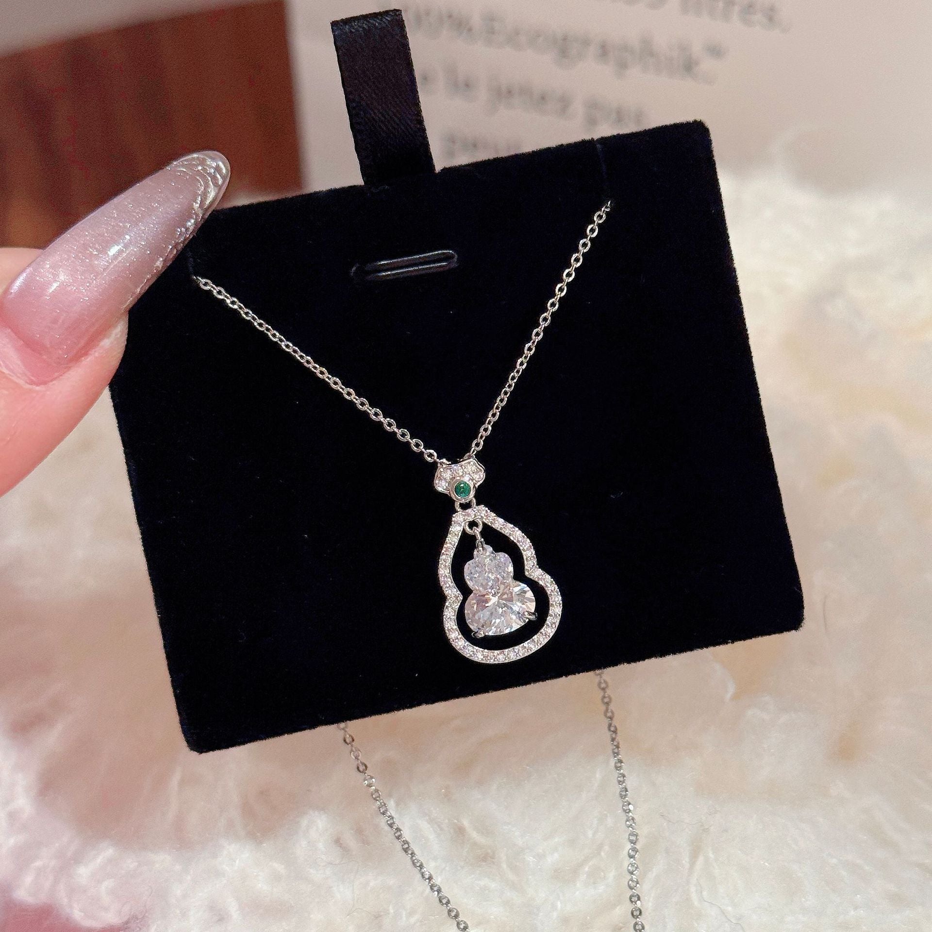Luxury Elegant Clavicle Chain, All-match Jewelry for Valentine & New Year Gift