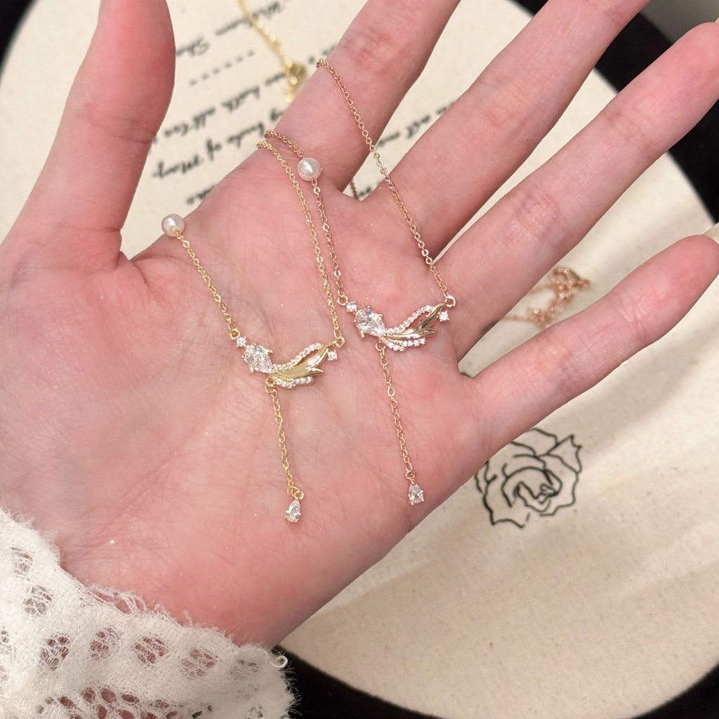 Koi Fish Pendant Pearl Necklace for Women, Luxury Minimalist Zircon Inlaid Clavicle Chain Jewelry Gift