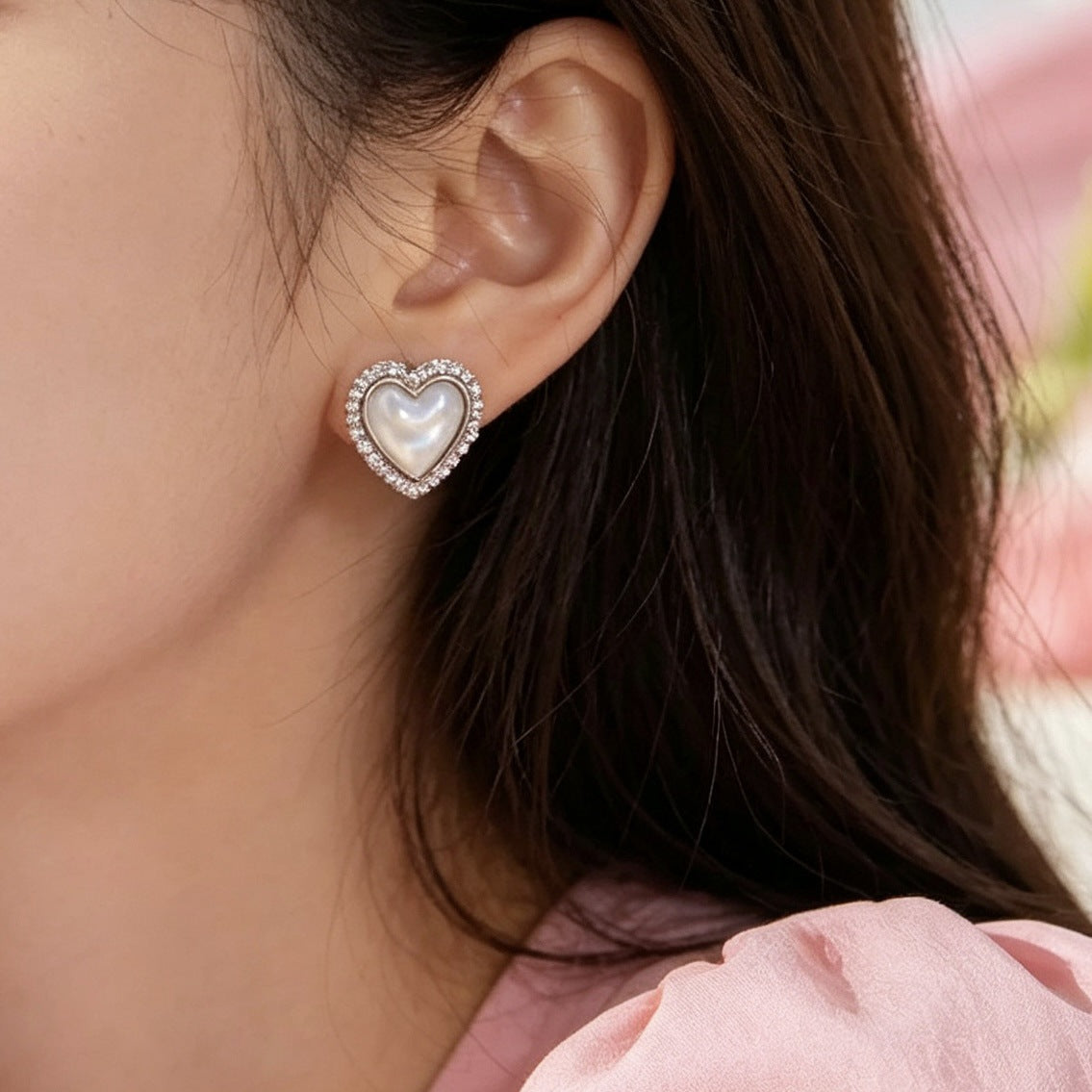 Light Luxury Heart Earrings, Curved Shell Stud Earrings with S925 Silver Needle, Sweet Exquisite Temperament Versatile Ear Jewelry