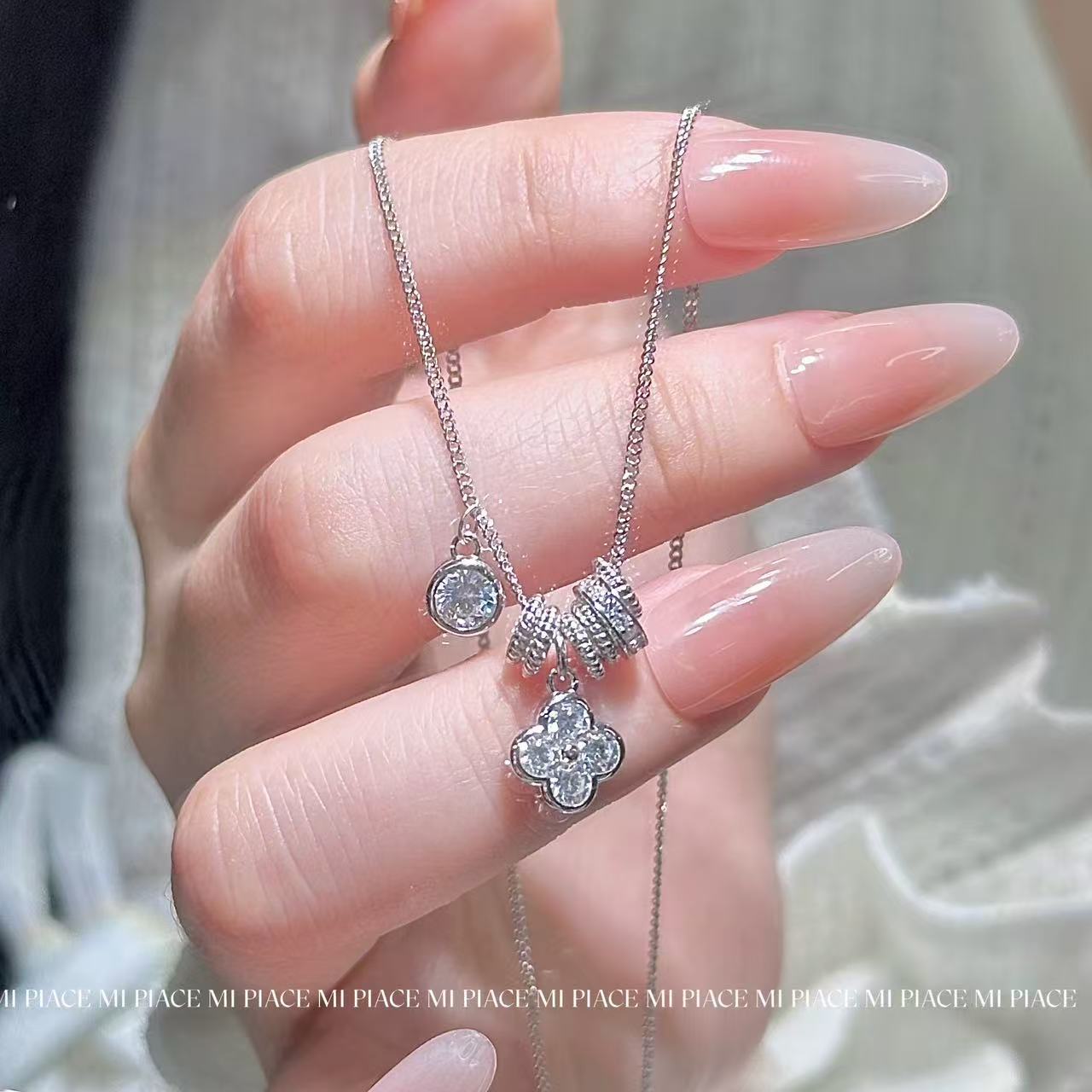 Spring Jewelry Four-Leaf Clover Necklace, Luxury Niche Designed Clavicle Chain