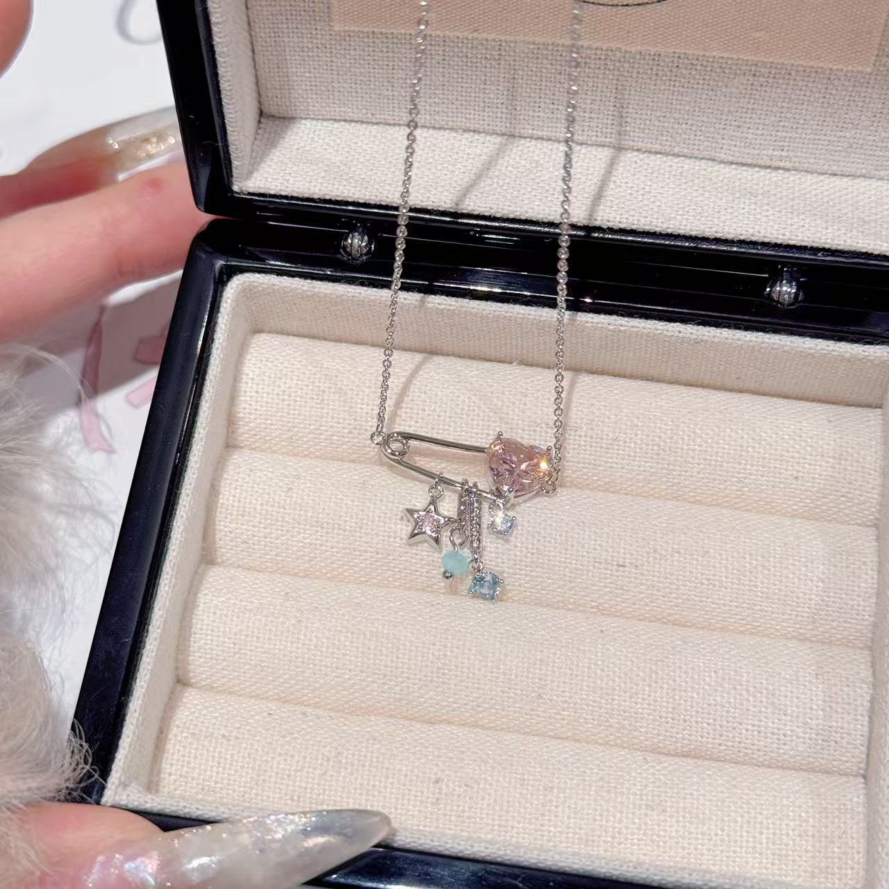 Sparkling Zircon Heart Paperclip Star Necklace Elegant Luxury Sweet Clavicle Chain