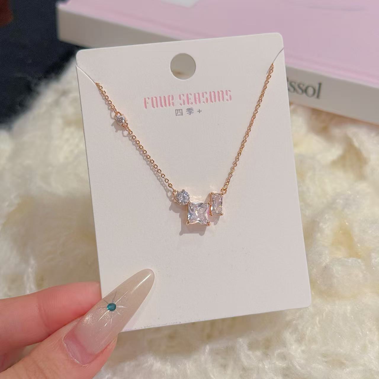 Shiny Sugar Cube Pendant Necklace, Elegant Gentle Luxury Daily Clavicle Chain