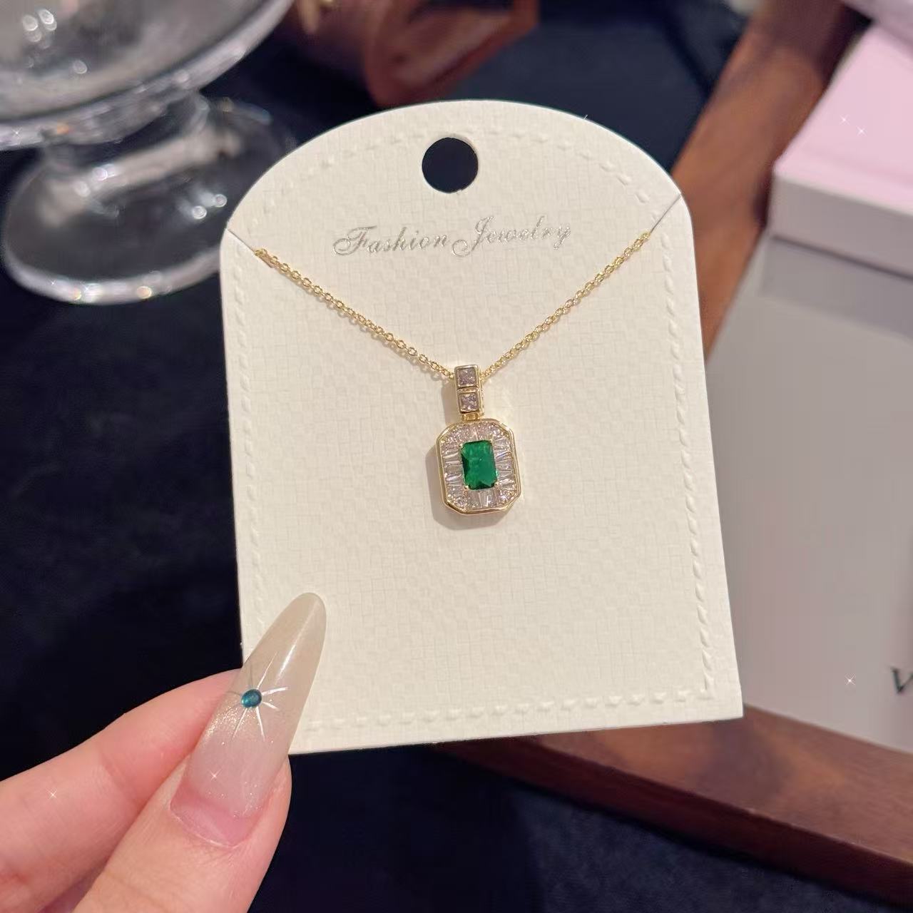 Vintage Green Square Glass Collarbone Necklace Luxury Women Elegant Jewelry