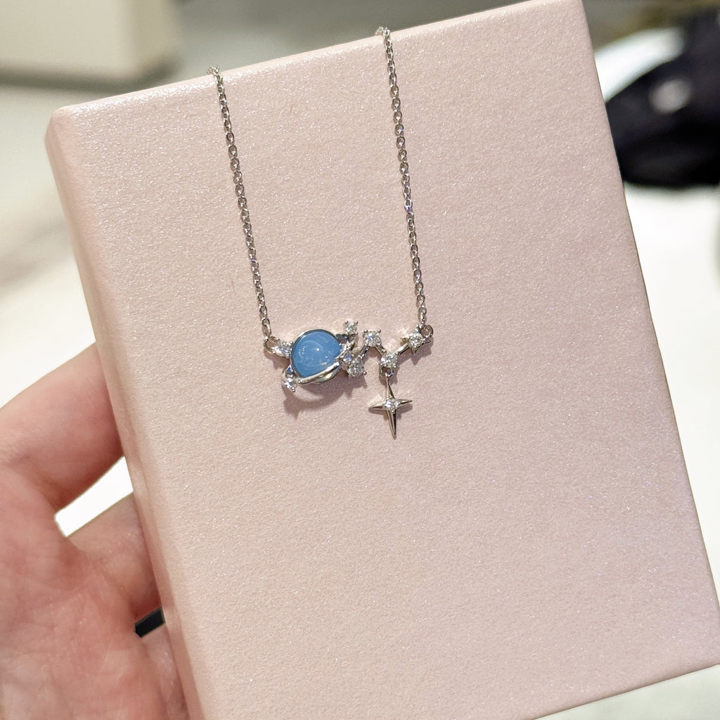 Korean Style Butterfly Necklace with Aquamarine, Minimalist Luxury Clavicle Chain, Niche Versatile Jewelry for Women