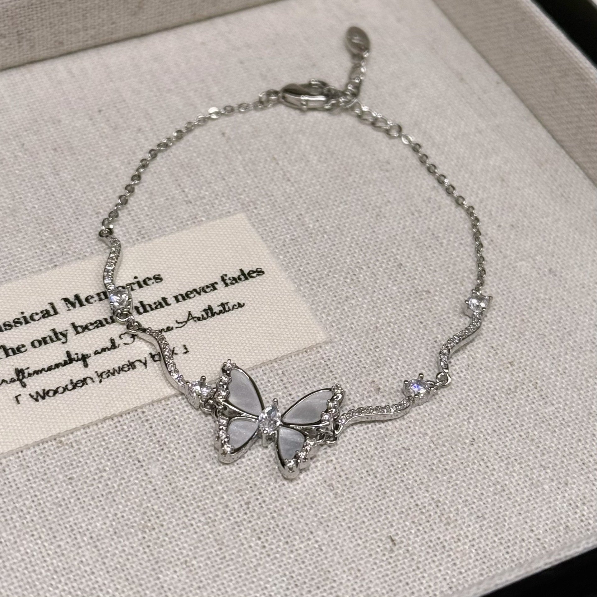 Shiny Butterfly Bracelet, Korean Style Luxury Delicate Wrist Jewelry, Minimalist Elegant Temperament Fashion Bracelet