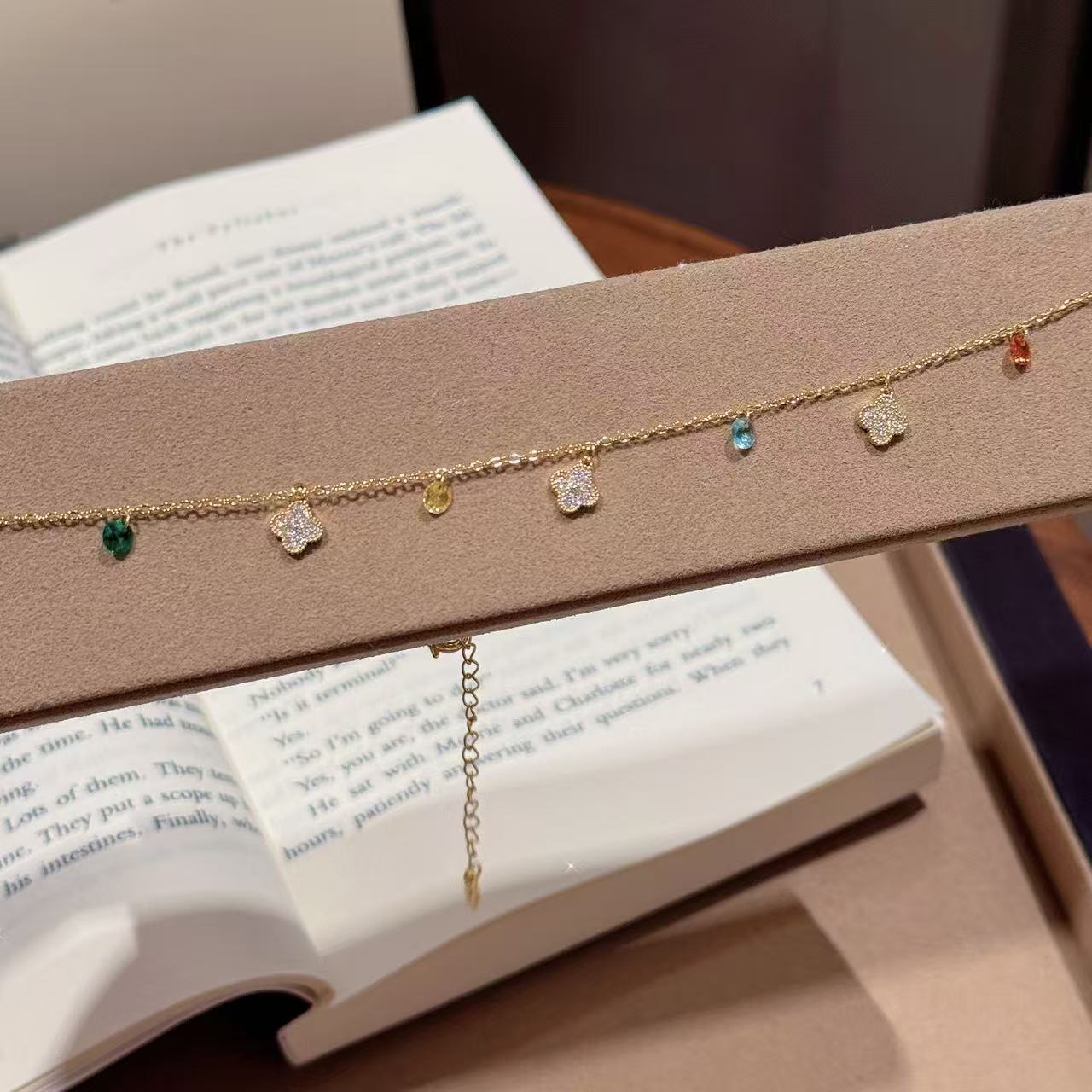 Four Leaf Clover Rainbow Zircon Necklace, Elegant Delicate Light Luxury Women Daily Jewelry