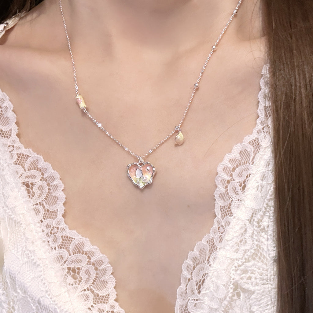 Cat's Eye Pendant Necklace with Gradient Heart Floral Design, Premium Elegant Daily Fashion Accessories
