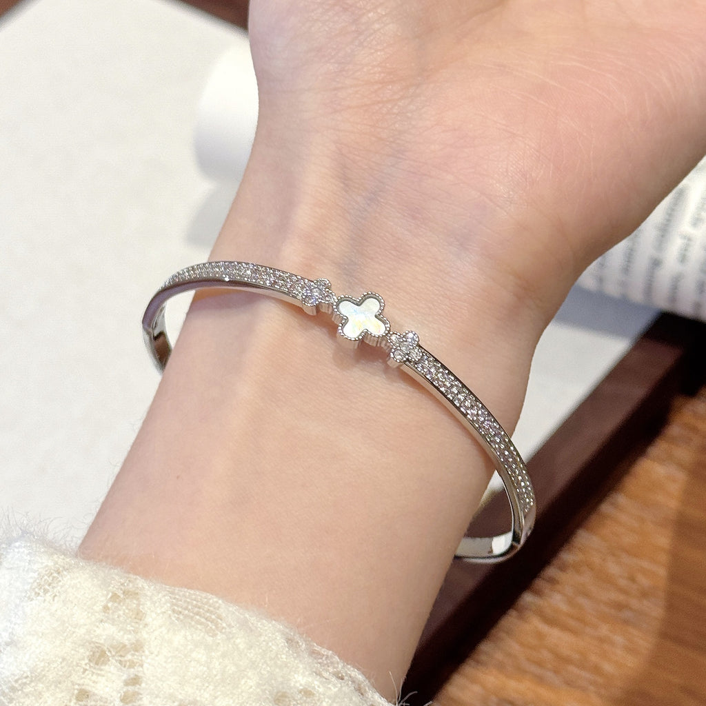 Hot Selling Four-Leaf Clover Cubic Zirconia Bangle, Minimal Luxury Niche Lucky Clover Bracelet, Elegant All-Match Daily Stackable Wrist Jewelry