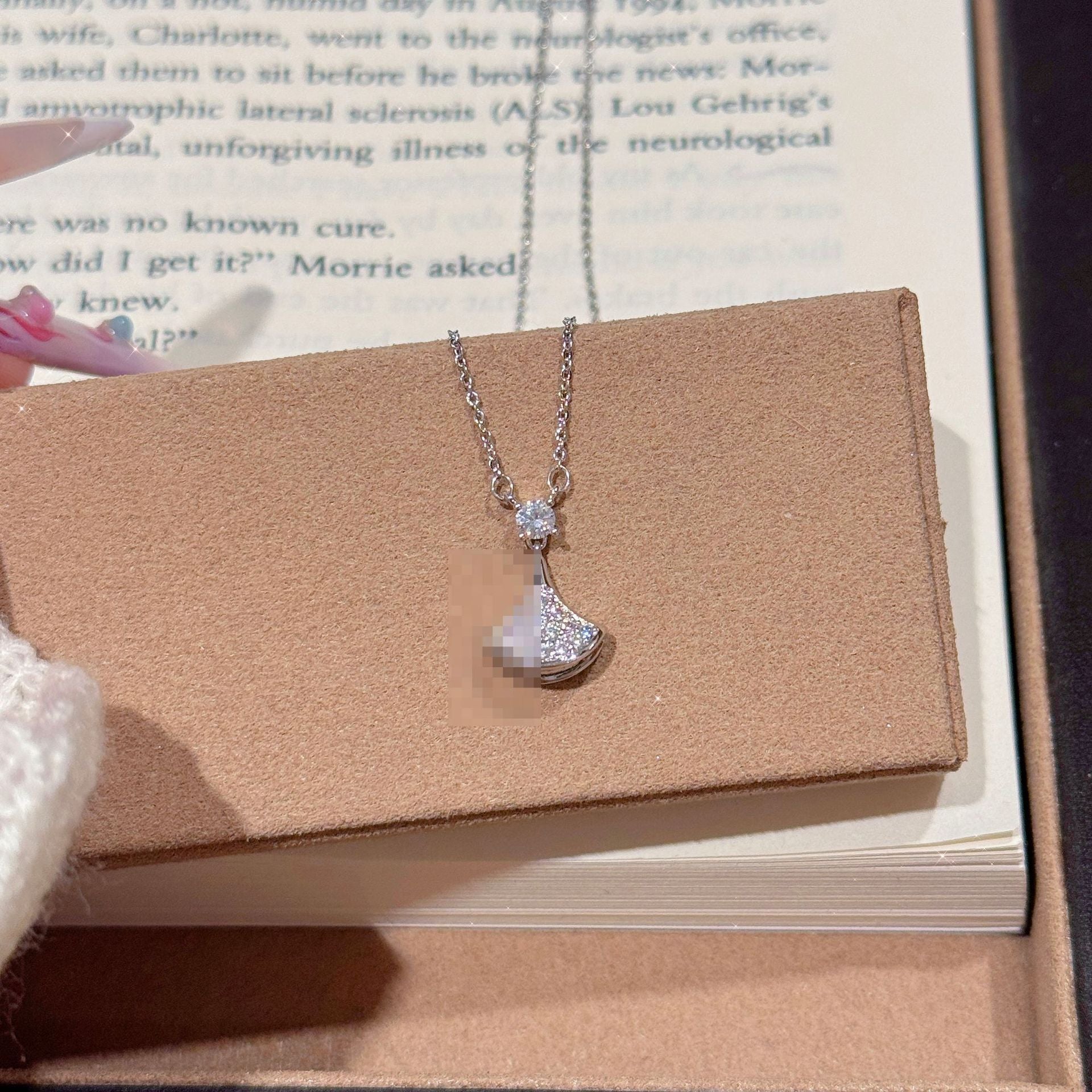 Dainty Leaf Collarbone Necklace Women Summer Trend Minimal Pendant Jewelry