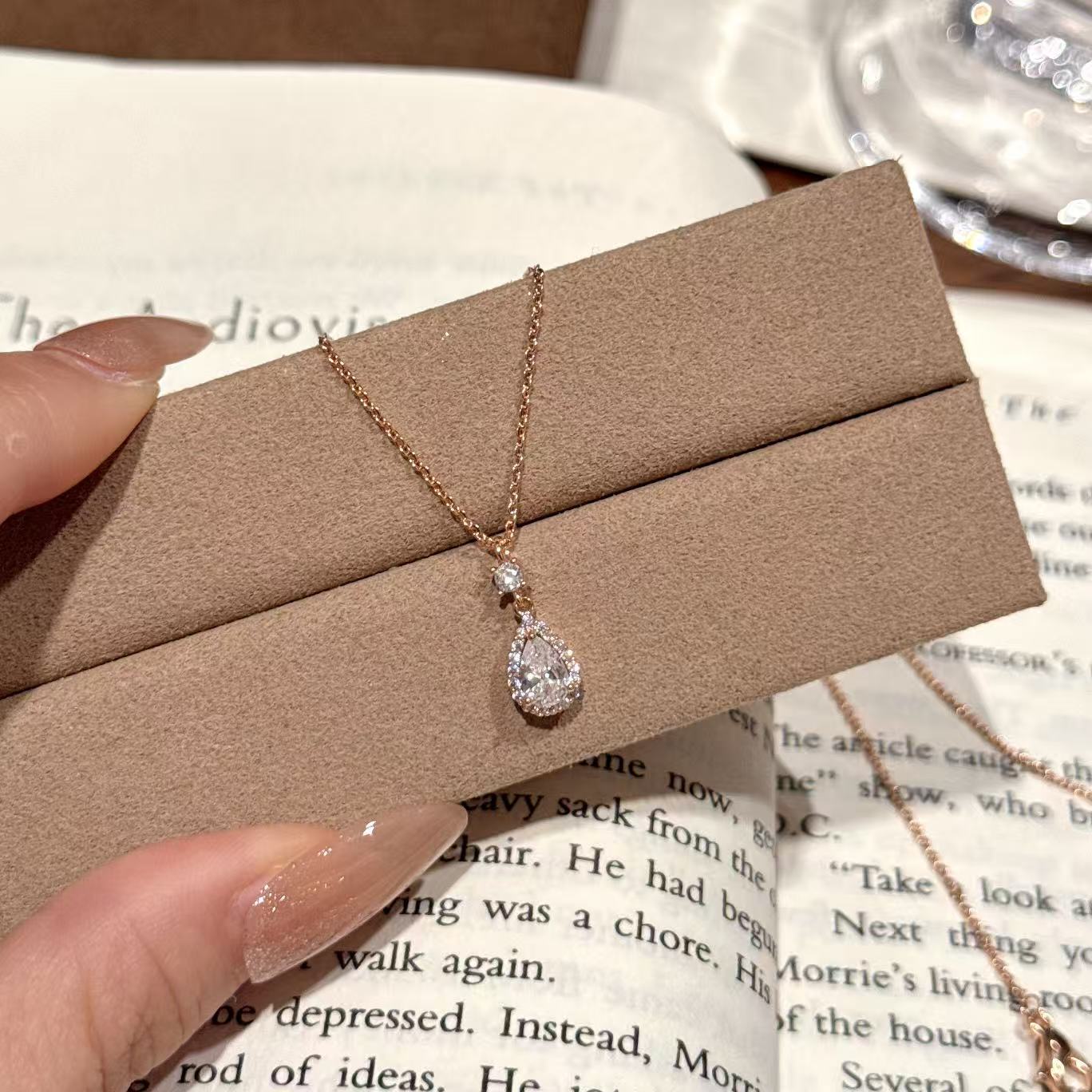 Korean Style Water Drop Zircon Necklace, Luxury Niche Clavicle Chain, Minimalist Exquisite All-match Pendant Jewelry