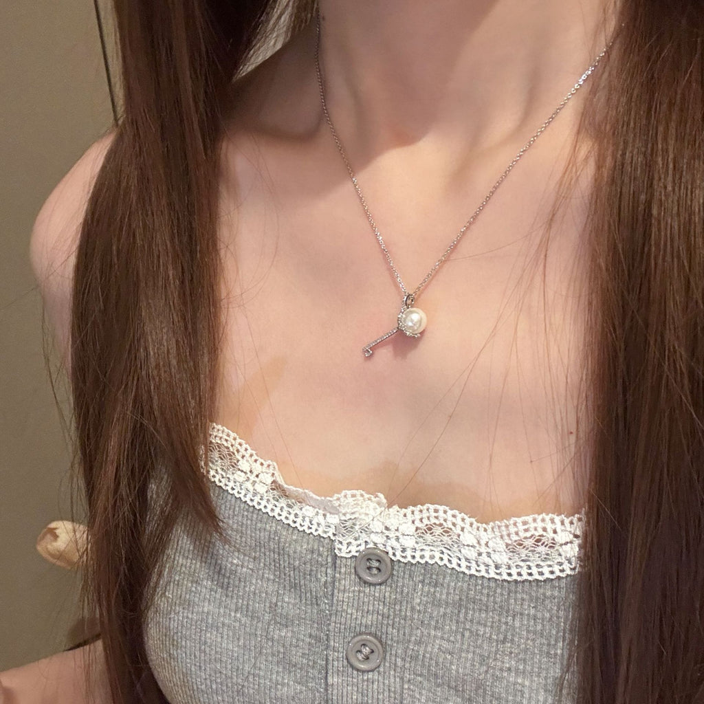 Spring New Pearl Key Pendant Clavicle Necklace, Luxury Elegant Dainty Jewelry, Perfect Gift for Girlfriend