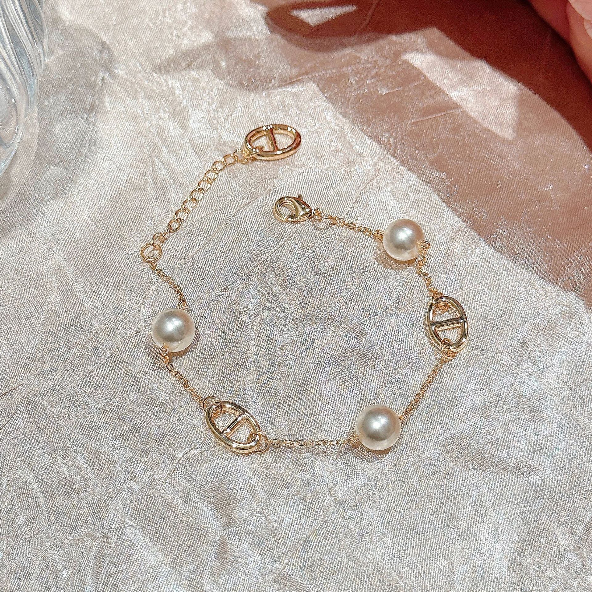 Luxury Elegant Pearl Adjustable Ladies Daily Bracelet