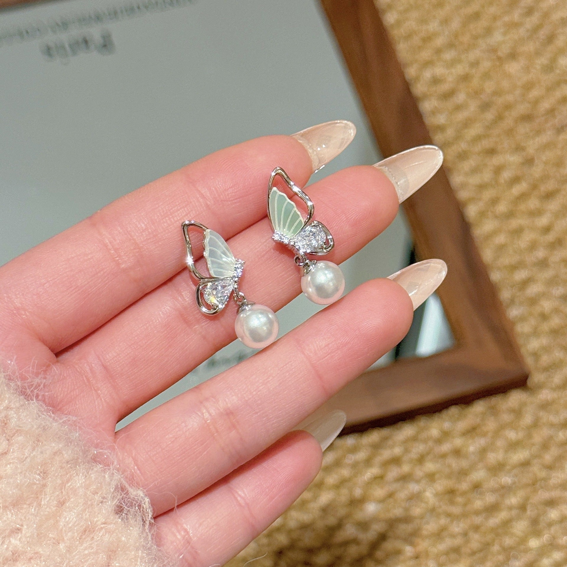 Sweet Natural Shell Pearl Butterfly Luxury Stud Earrings Korean Trend Women Ear Accessory