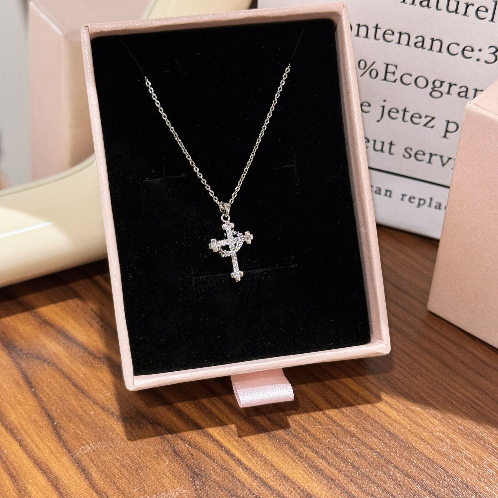 Cross Necklace Full Inlaid Zircon Pendant, Personality Luxury High Sense Clavicle Chain, Niche Fashion Jewelry