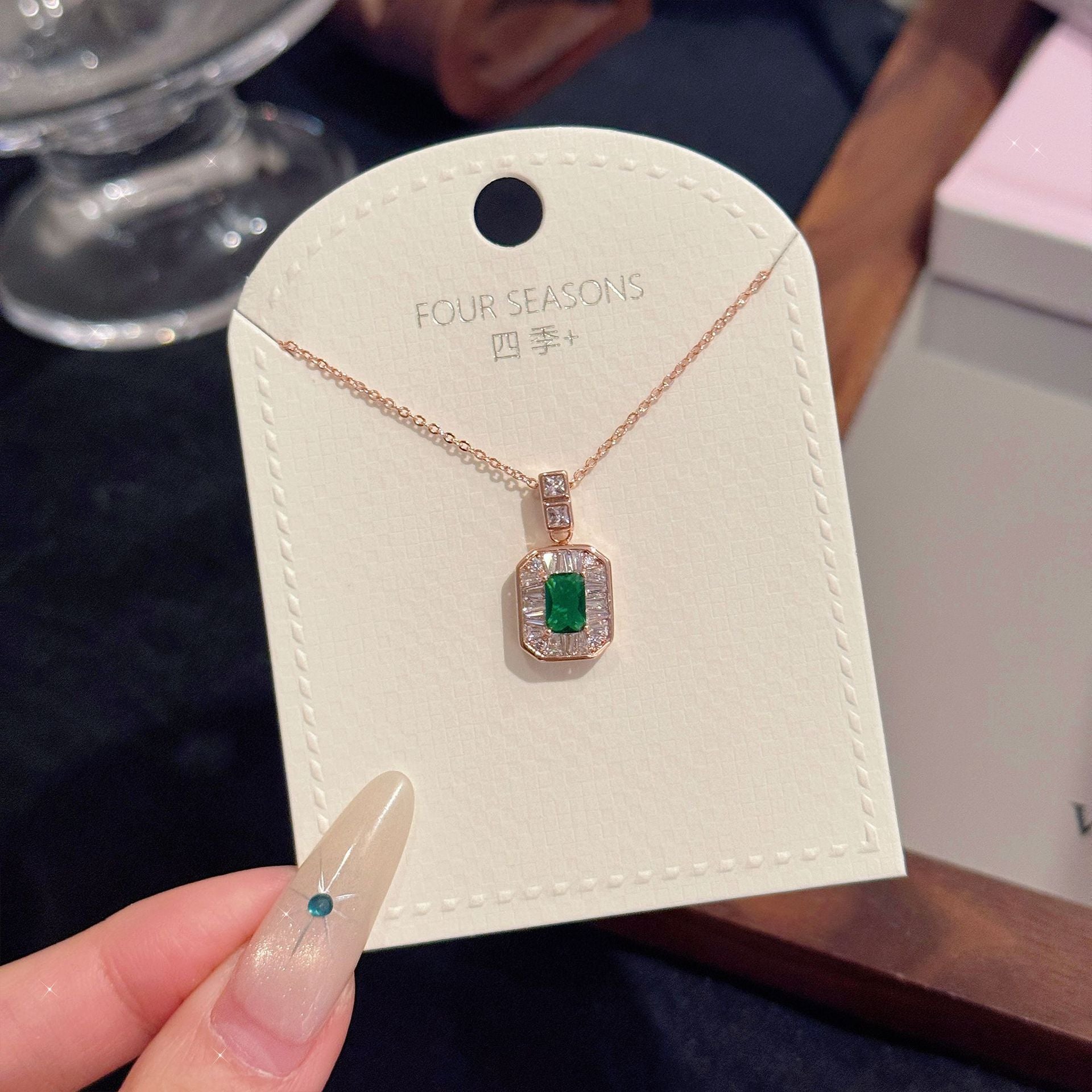Vintage Green Square Glass Collarbone Necklace Luxury Women Elegant Jewelry