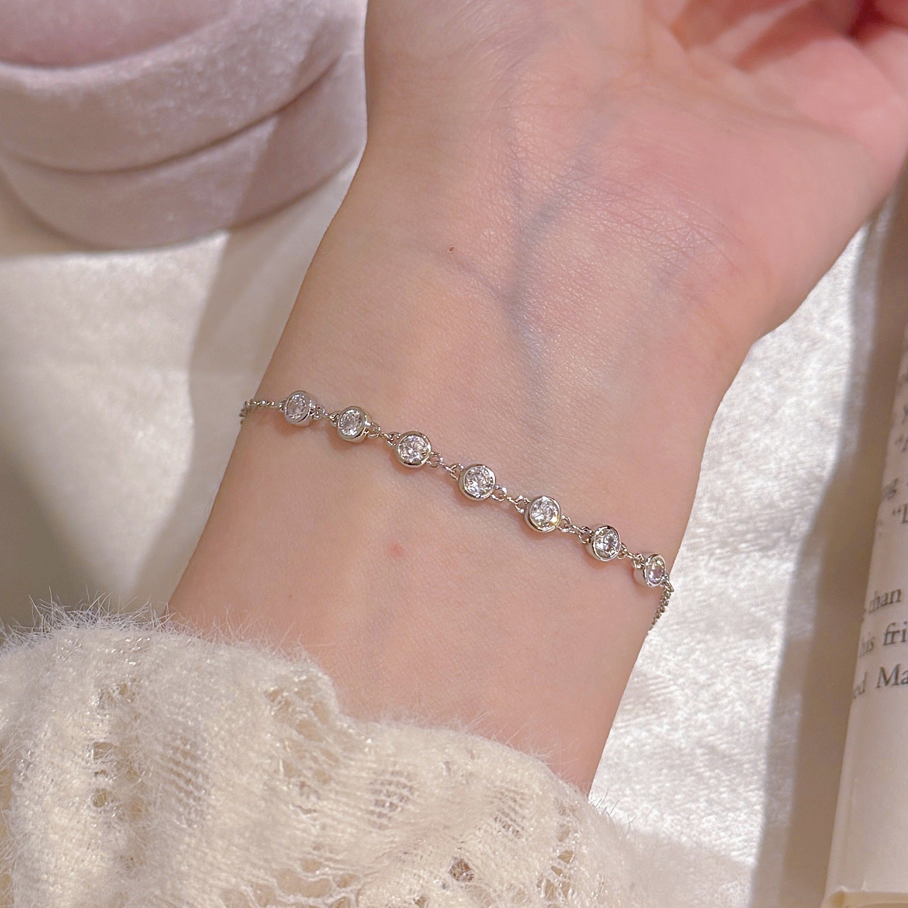 Minimal Round Zircon Bracelet, Luxury Niche Elegant Bangle, Versatile Daily Commuter Fine Jewelry for Women