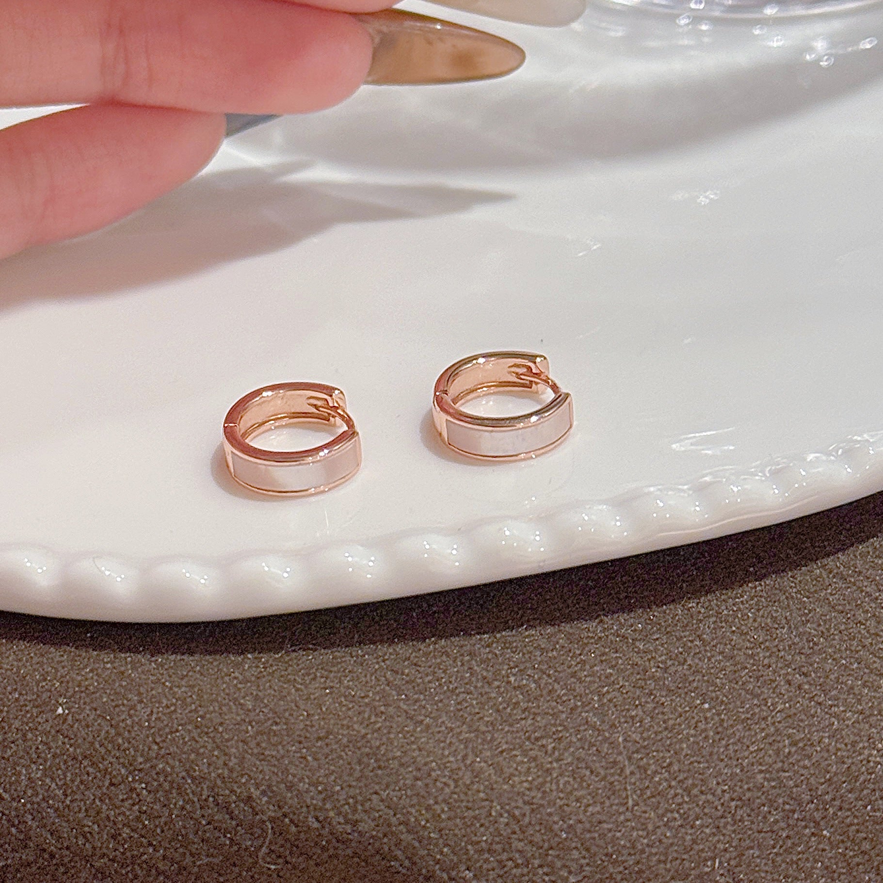 Minimalist Shell Hoop Earrings, Luxury Commute Ear Jewelry