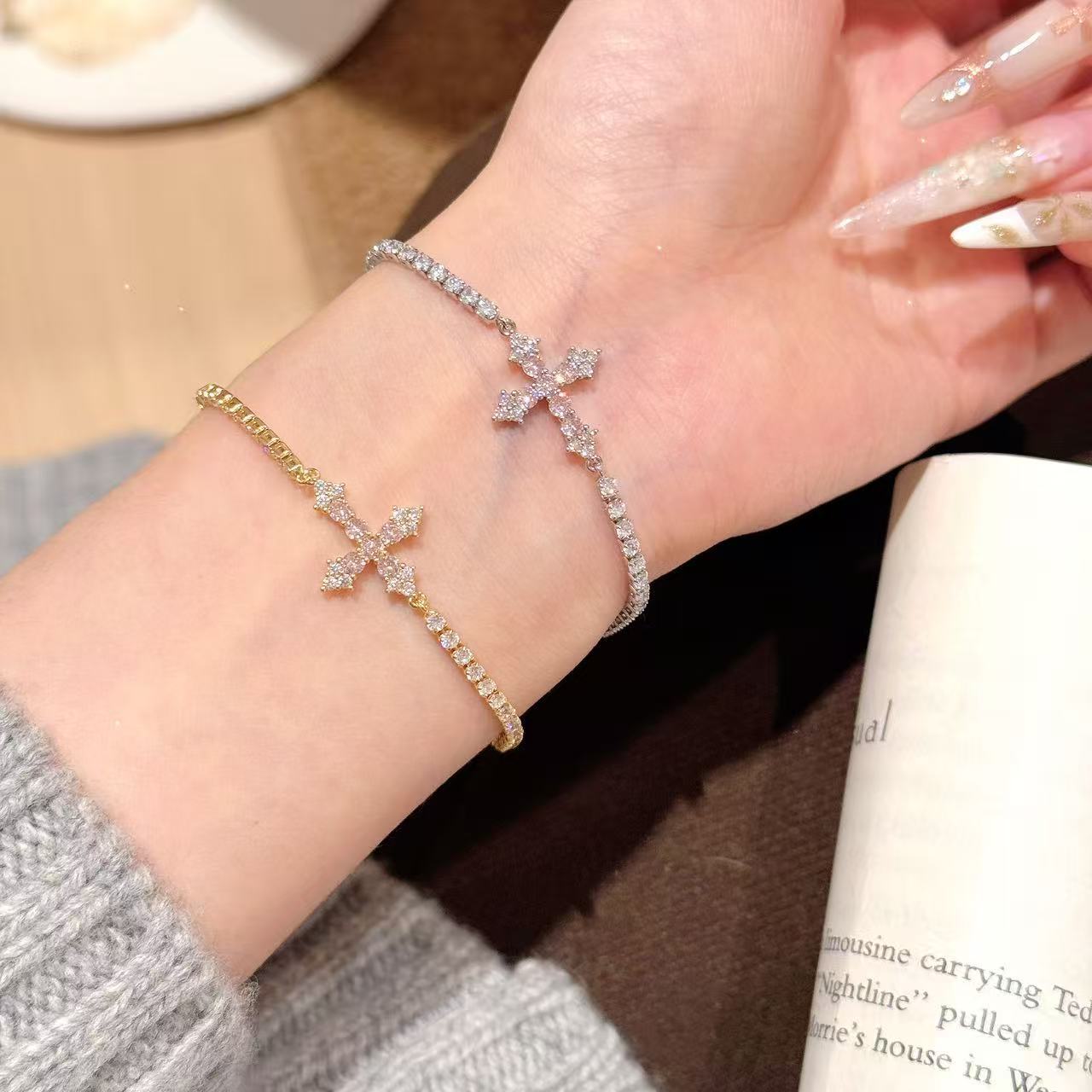 Hot Selling Cross Bracelets for Women, Minimal Cold Stylish Bracelet, Niche Designer Luxury Elegant Hand Jewelry