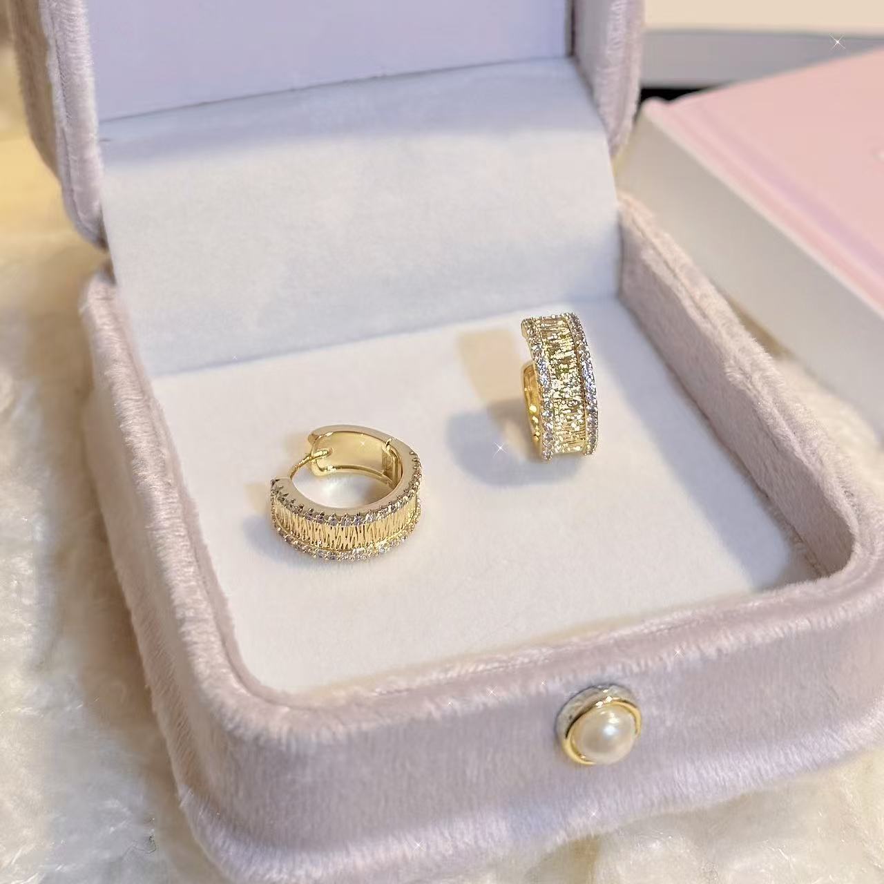 Luxury Wide Chunky Hoop Earrings Elegant Ladies Classic Circle Earrings