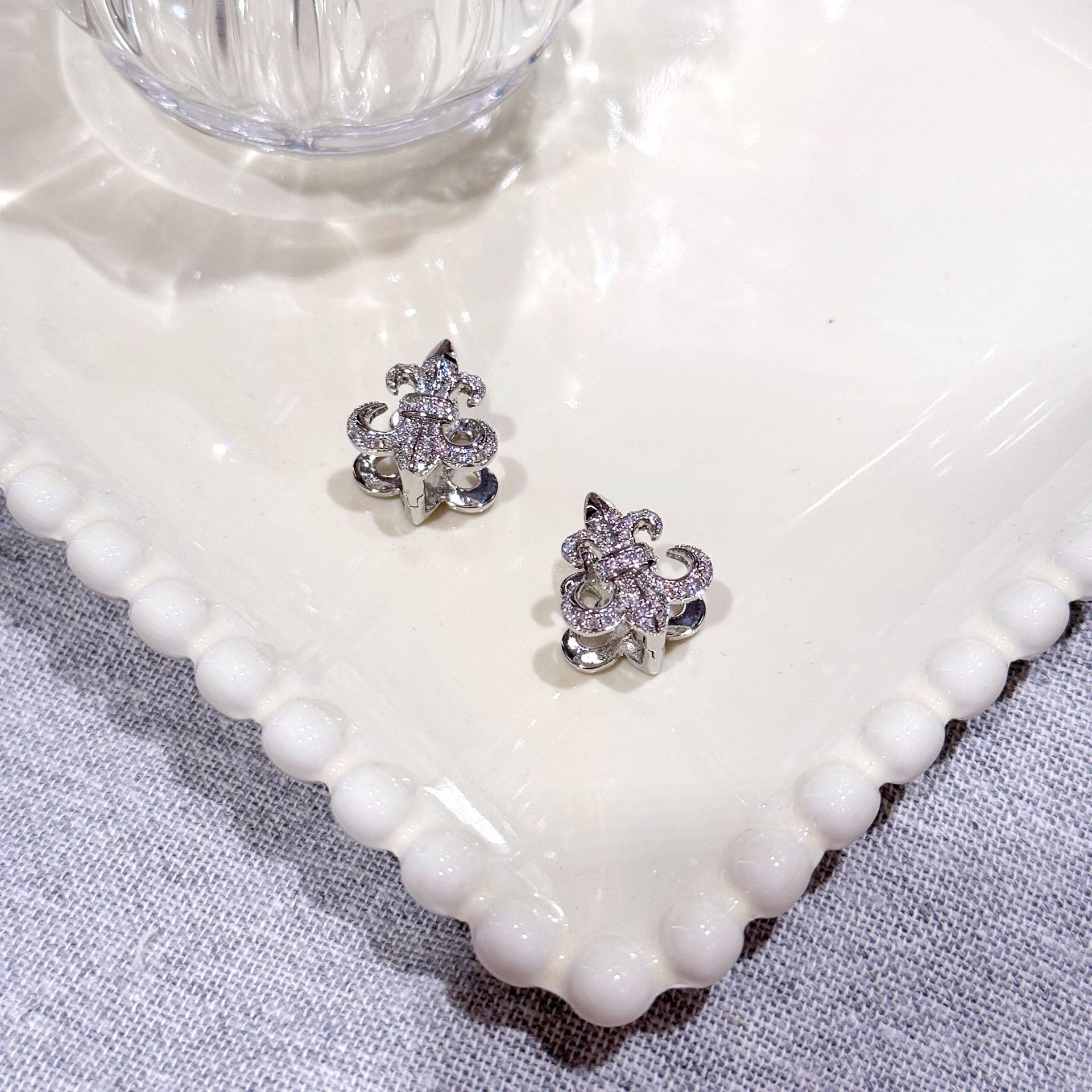 Retro French Huggie Ear Buckles Luxury INS Style Women Earrings