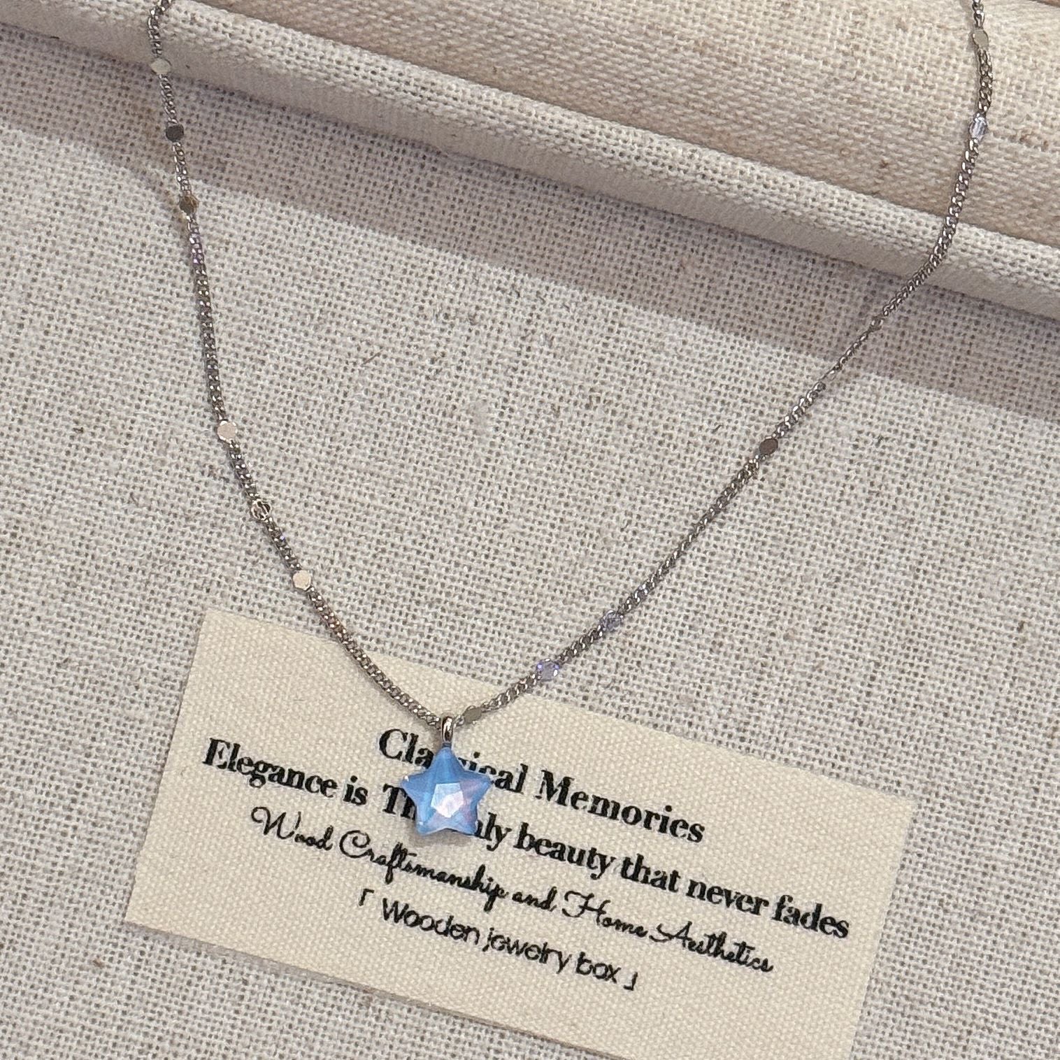 Korean Style Butterfly Necklace with Aquamarine, Minimalist Luxury Clavicle Chain, Niche Versatile Jewelry for Women
