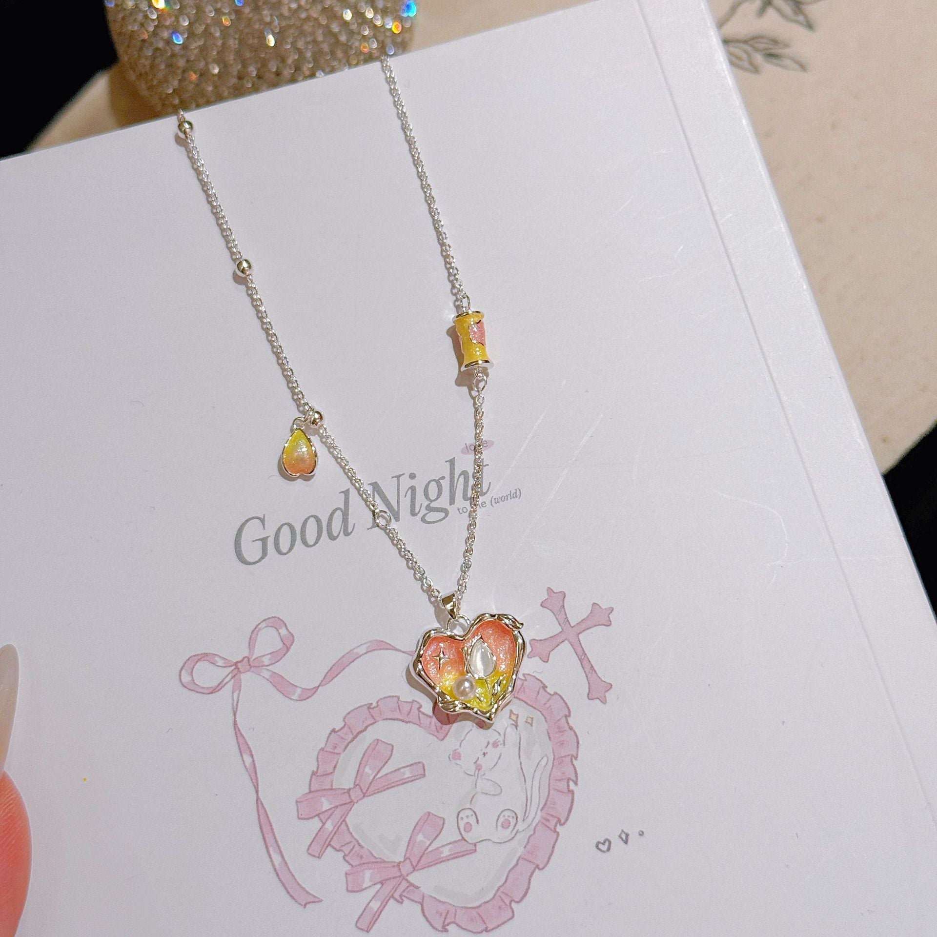Cat's Eye Pendant Necklace with Gradient Heart Floral Design, Premium Elegant Daily Fashion Accessories