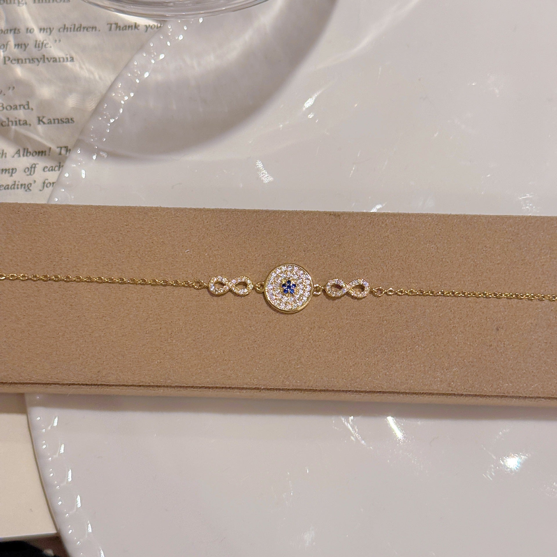 Geometric Round Bracelet, Luxury Niche Minimalist Hand Jewelry, Crystal Flower Elegant Exquisite Bracelet