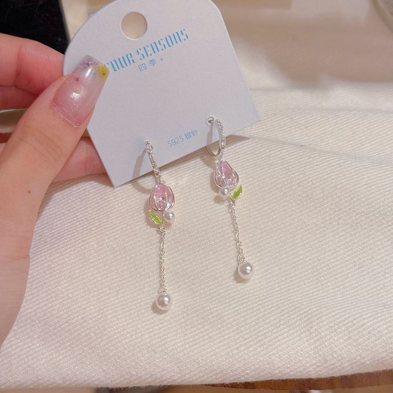 Tulip Stud Earrings, Spring Sweet Light Luxury Earrings, Niche Exquisite S925 Silver Pin Versatile Girl Ear Jewelry