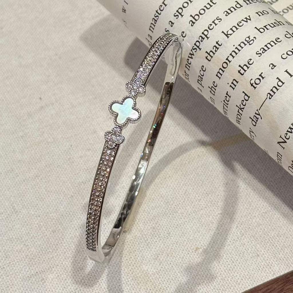 Hot Selling Four-Leaf Clover Cubic Zirconia Bangle, Minimal Luxury Niche Lucky Clover Bracelet, Elegant All-Match Daily Stackable Wrist Jewelry