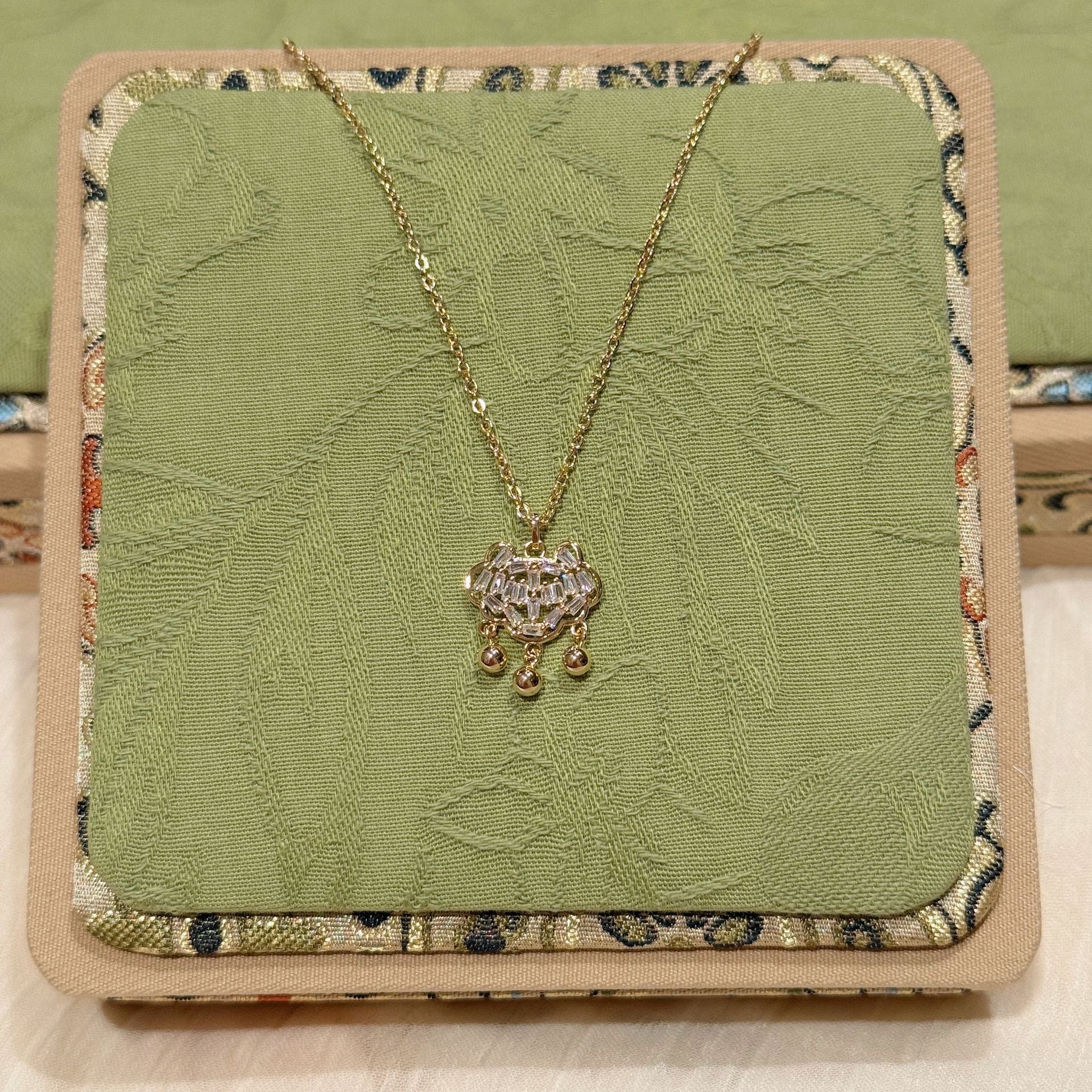 Vintage Gourd Peace Lock Necklace, Chinese Style Ginkgo Leaf Necklace, Zodiac Year Elegant Exquisite National Trend Jewelry for Women