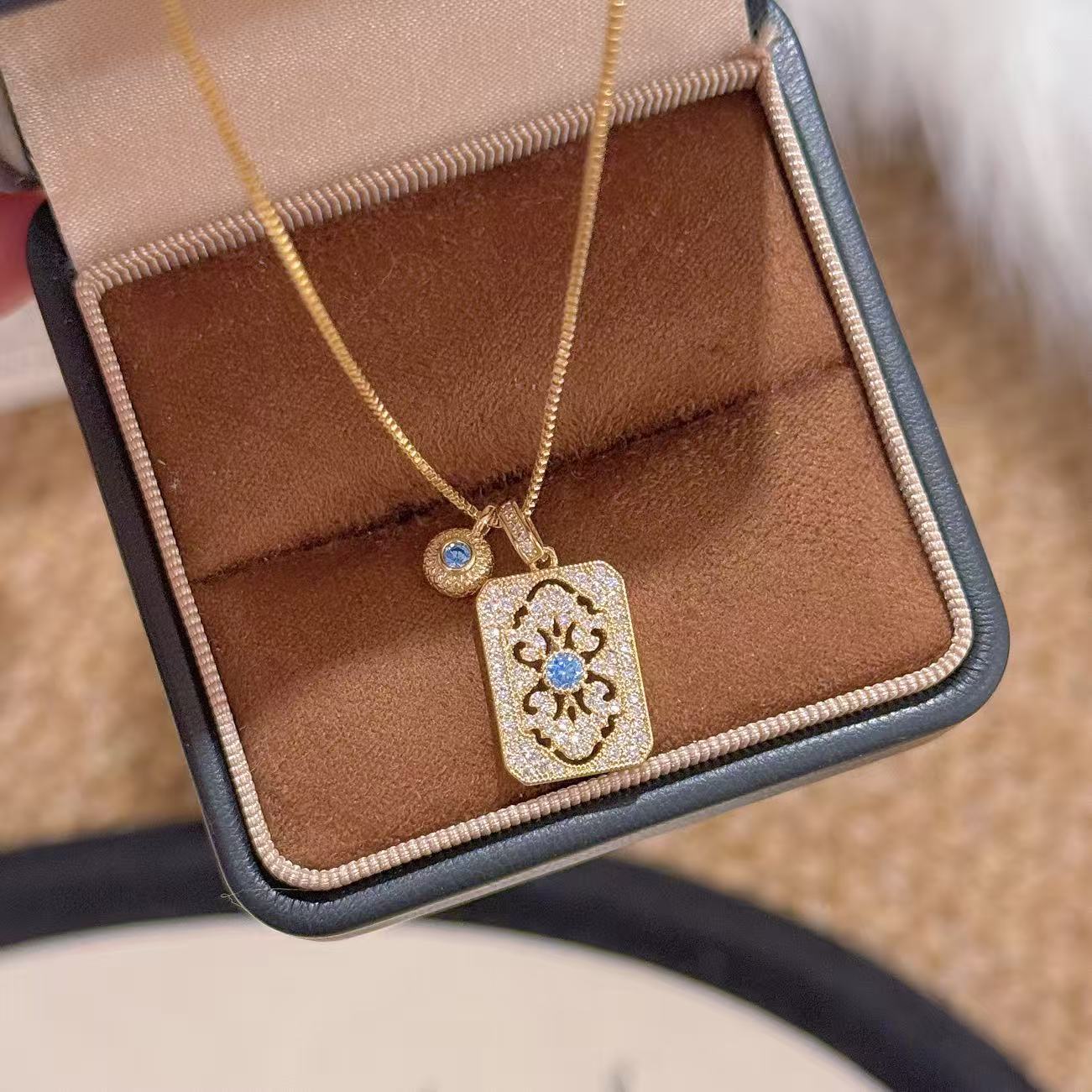 Square Plain Pendant Necklace with Shiny Zircon, Luxury Minimalist Geometric Clavicle Chain All-match Women Jewelry