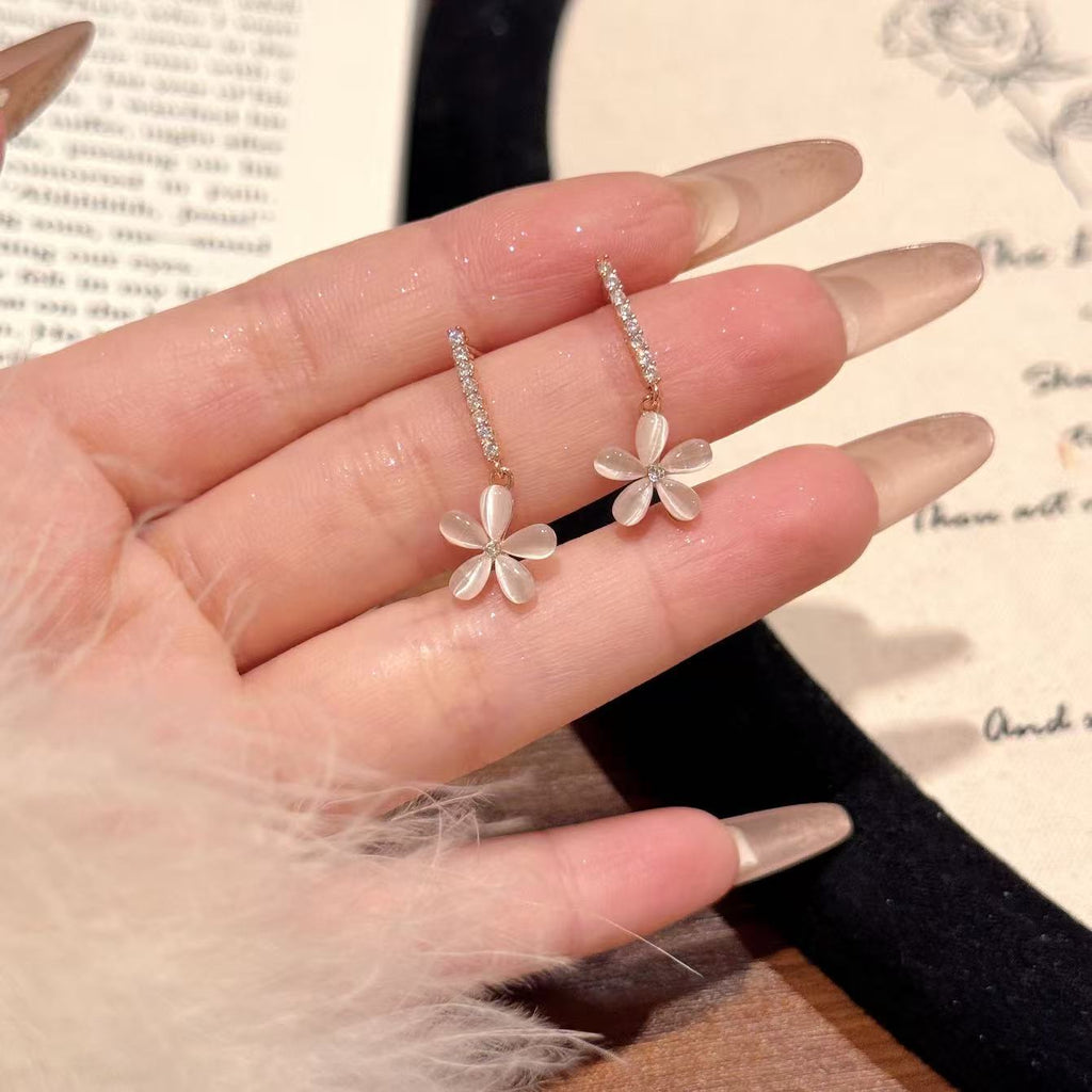 Vintage French Cat Eye Flower S925 Stud Earrings Luxury Elegant Daily Ear Accessory