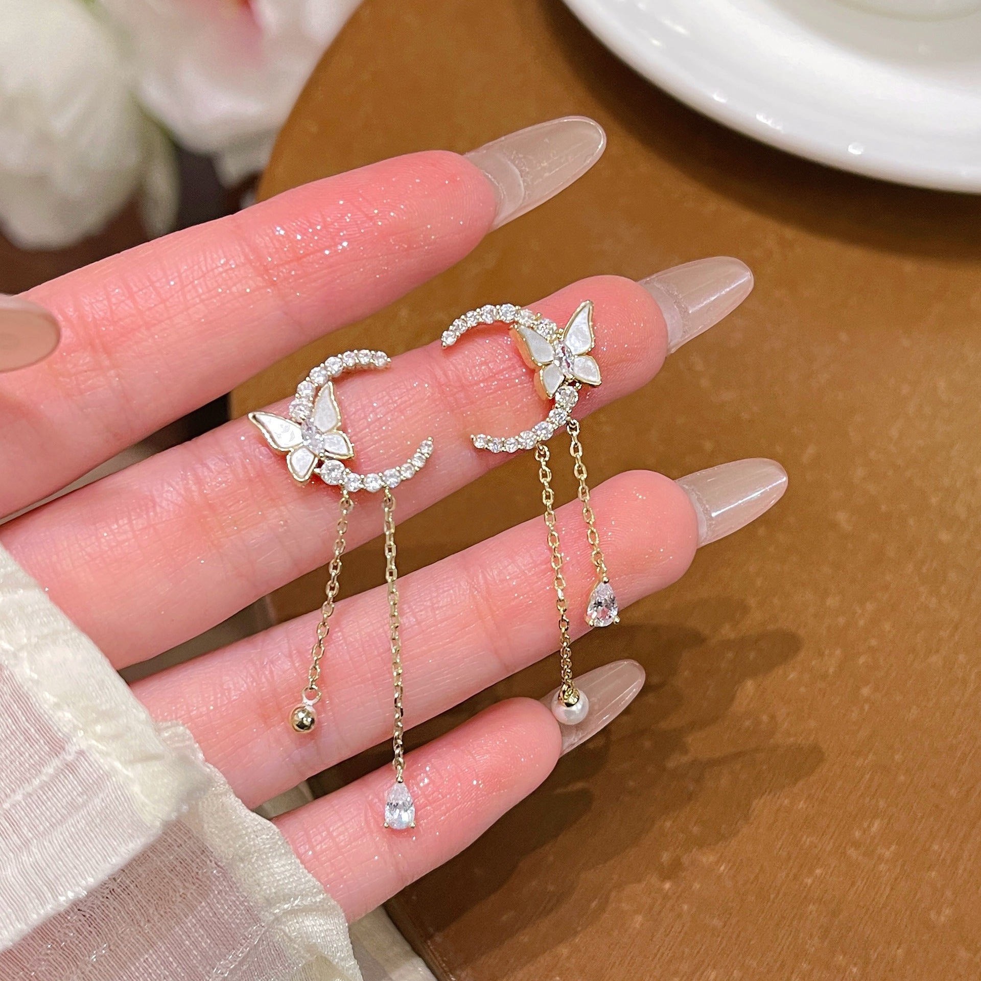 Trendy Asymmetrical Butterfly Earrings, Luxury Niche Long Drop Earrings, Elegant Personality Daily Versatile Ear Jewelry