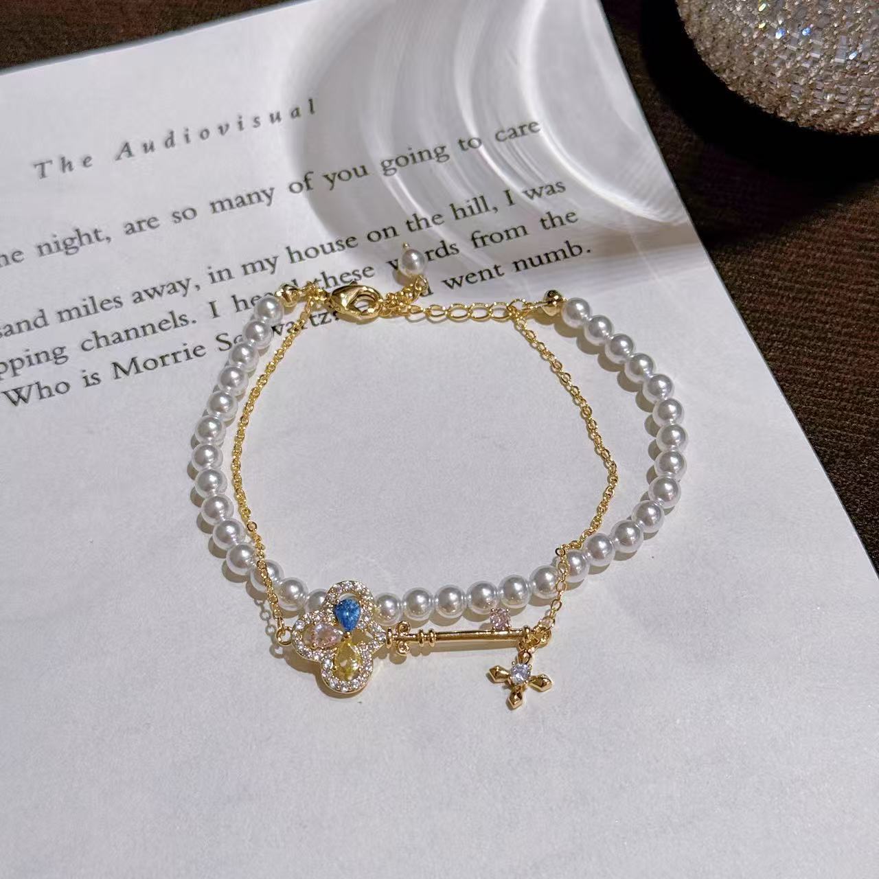 Magic Key Double Layer Pearl Bracelet, Spring New Luxury Elegant Wrist Jewelry, Exquisite Temperament All-match Bracelet