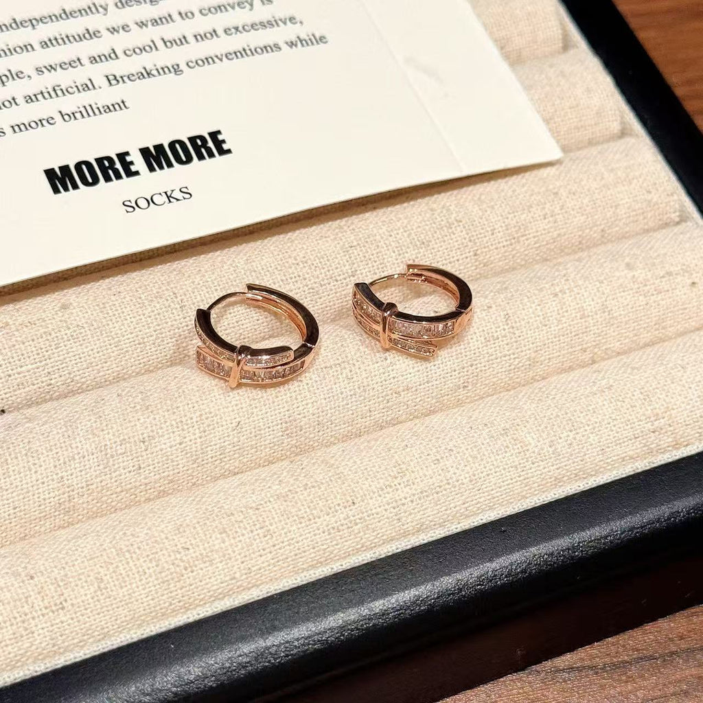 Luxury Sparkle Knot CZ Huggie Earrings Trendy Women Daily Ear Accessory