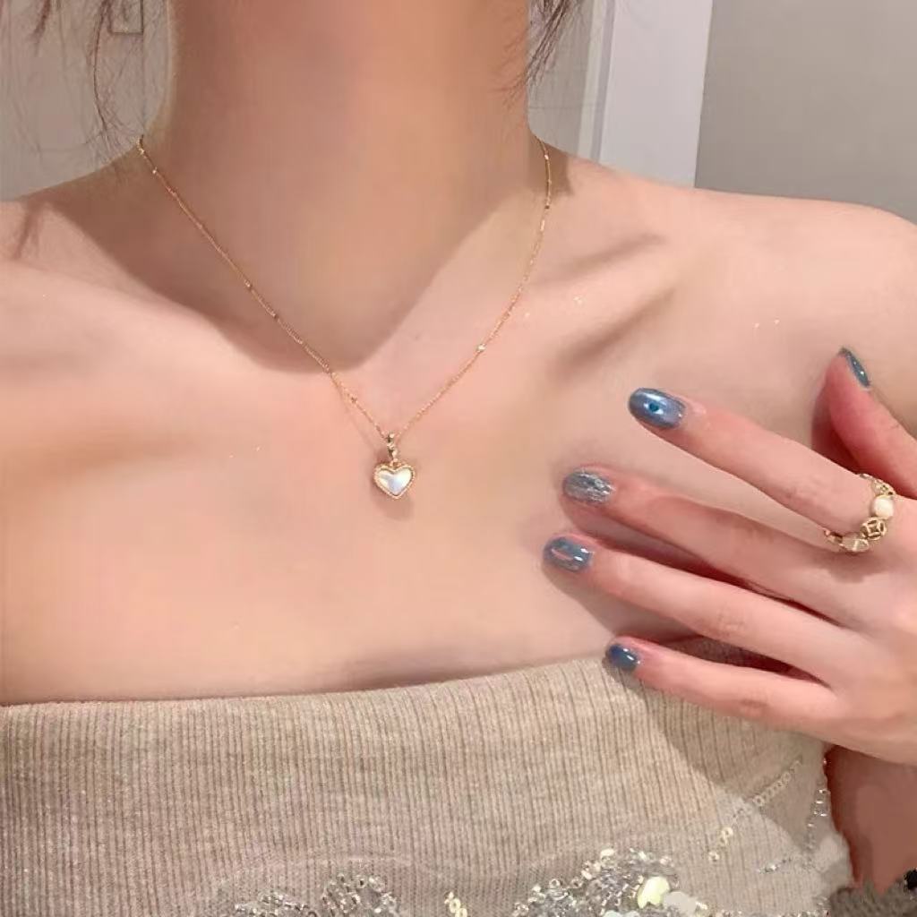 Custom French Style Heart Necklace, Minimalist Luxury Delicate Clavicle Chain, Niche Design All-match Pendant Necklace