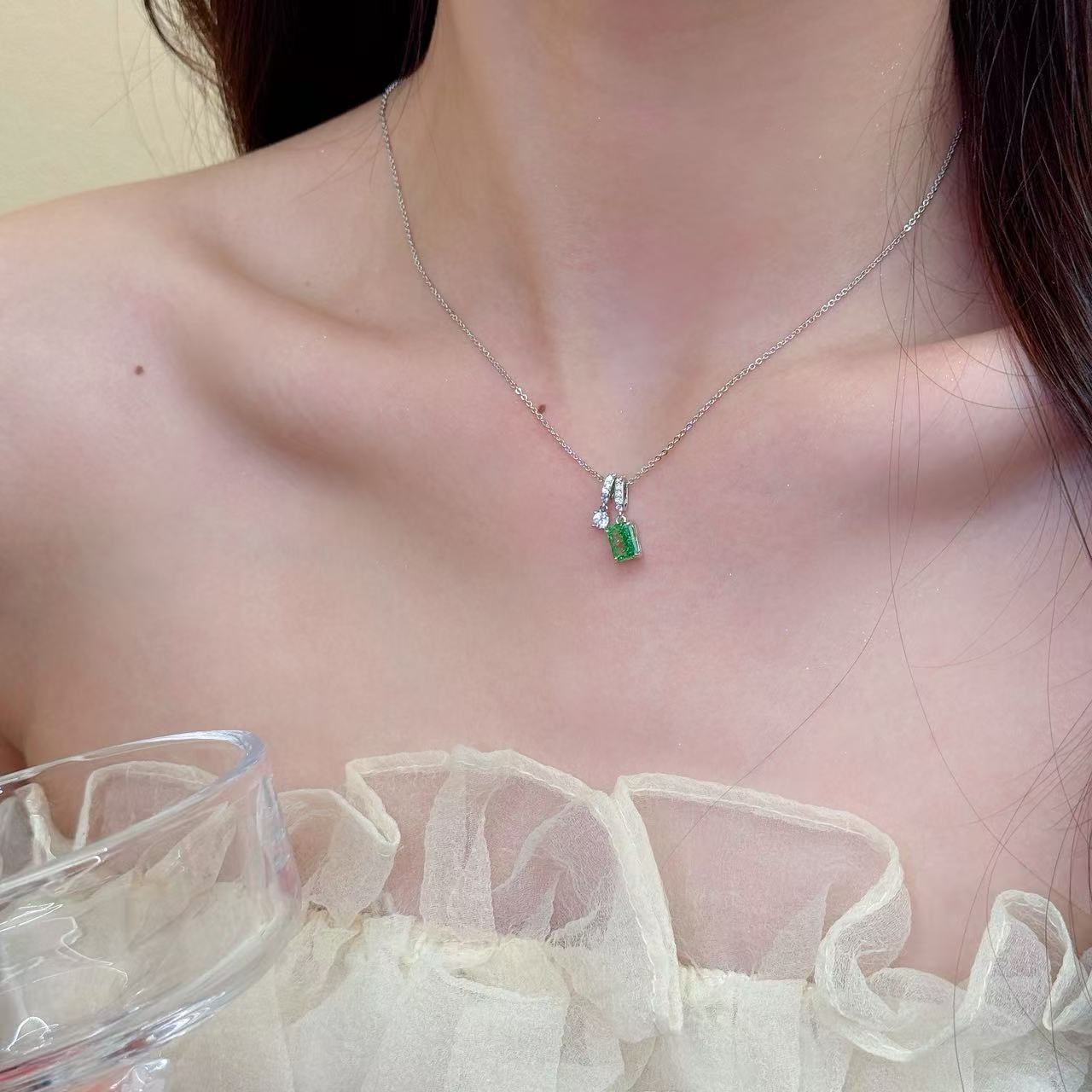 Korean Japanese Popular Ice Cut Pendant Necklace for Women, Sweet Elegant Luxury Dainty Clavicle Chain Jewelry