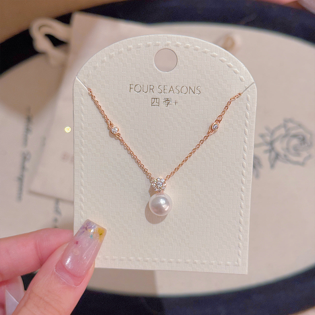 Minimalist Pearl Pendant Necklace, Light Luxury Niche High-end Clavicle Chain, Korean Noble Style Exquisite Temperament Necklace