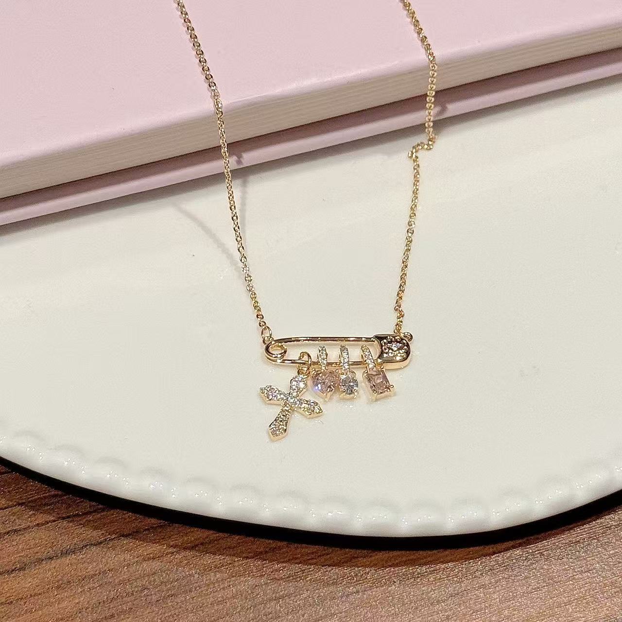 Paperclip Cross Pendant Necklace, Inlaid Sparkling Zircon, Fresh Sweet Luxury Niche Design Jewelry