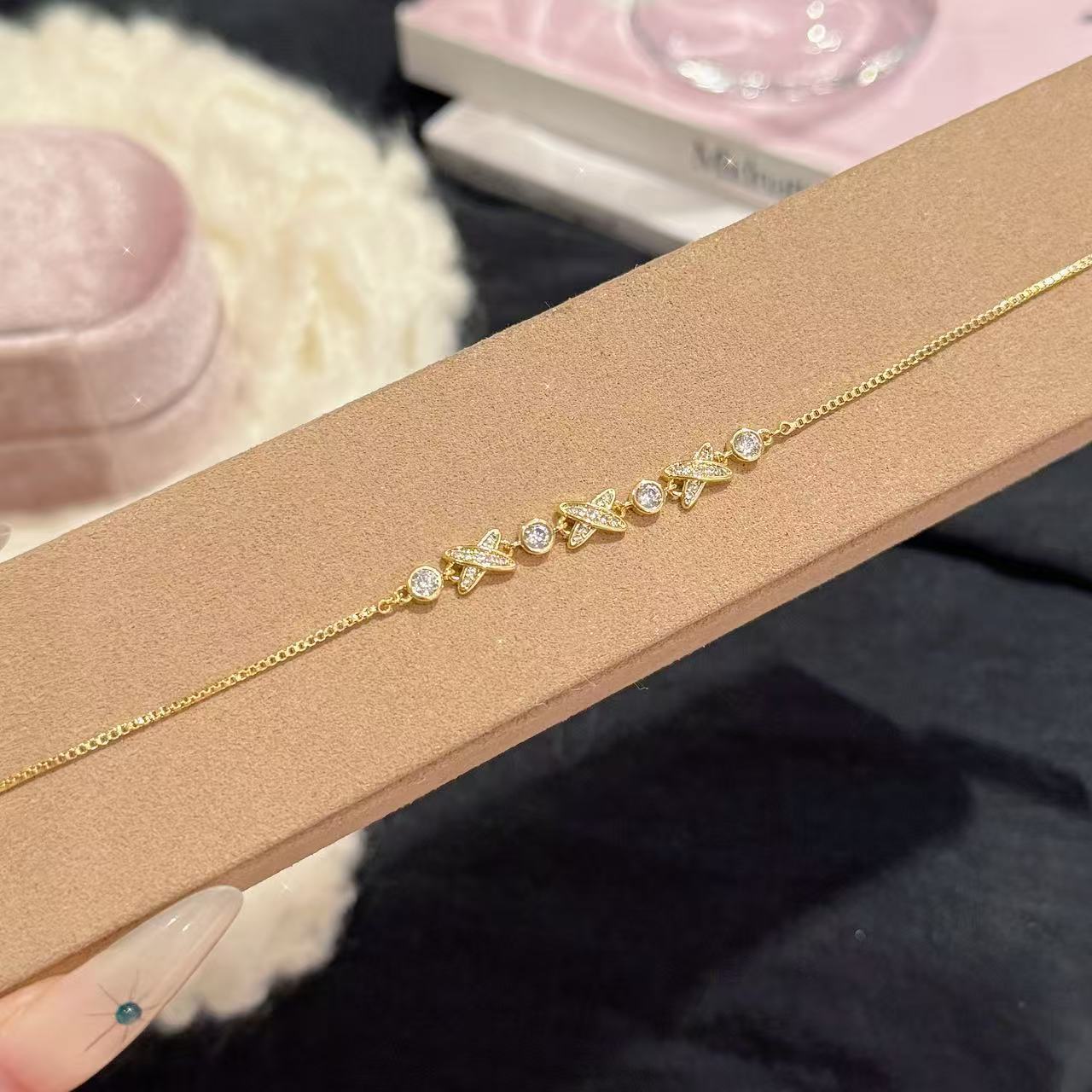 Minimal Luxury Dainty Bowknot Bracelet, Niche Sweet Elegant All-Match Women Fine Wrist Jewelry for Daily Wear
