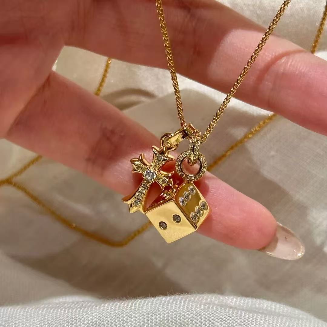 Vintage Cross Pendant Necklace, Elegant Luxury Daily Fashion Neck Jewelry